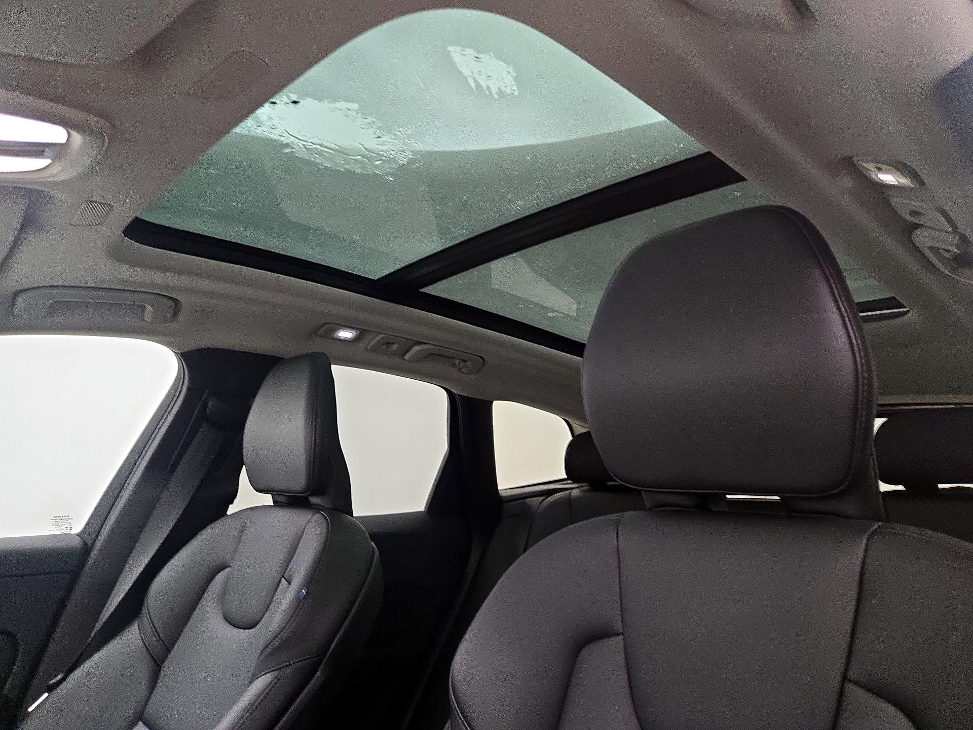 Thumbnail: 2023 Volvo XC60 - 20