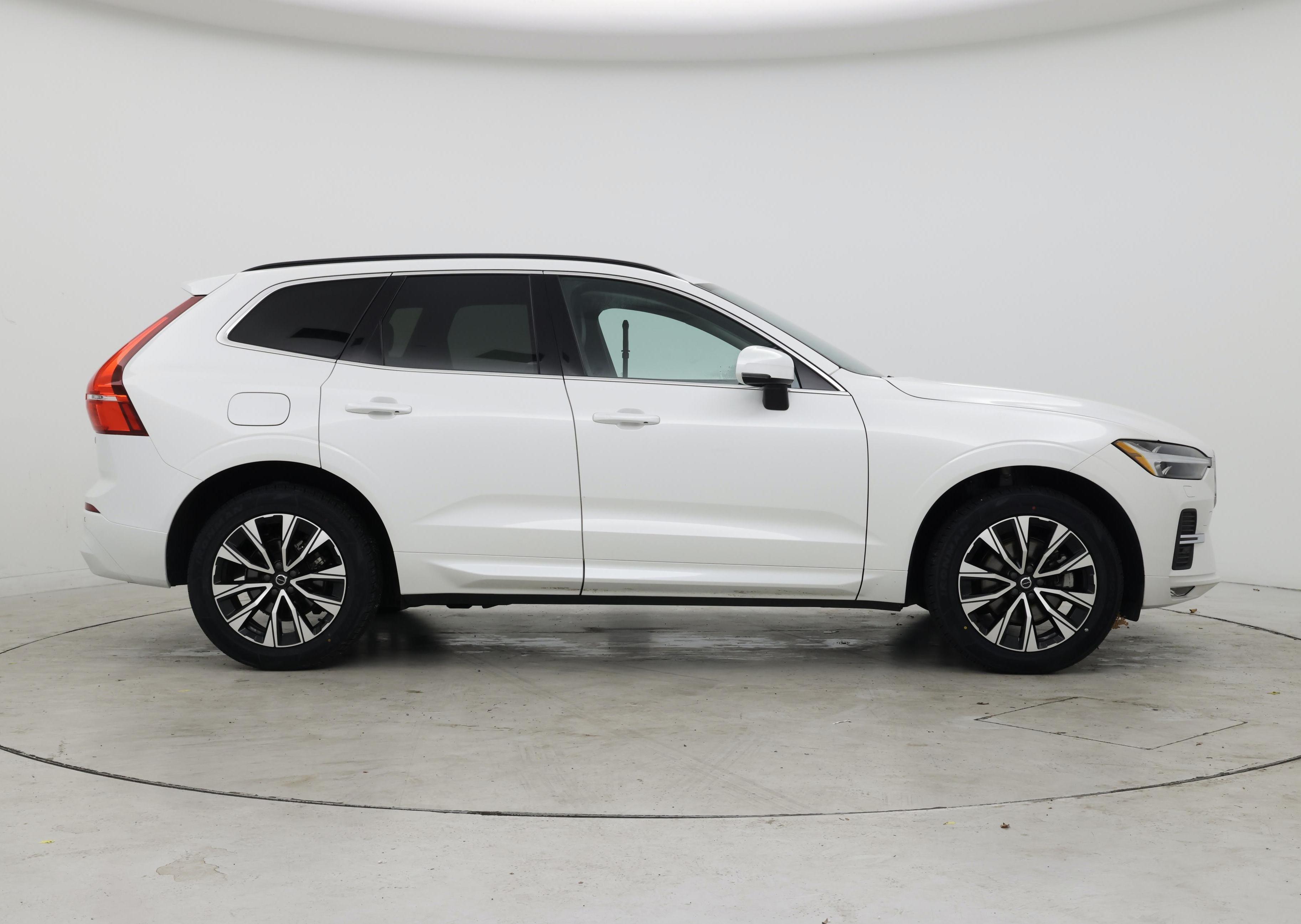 Thumbnail: 2023 Volvo XC60 - 7