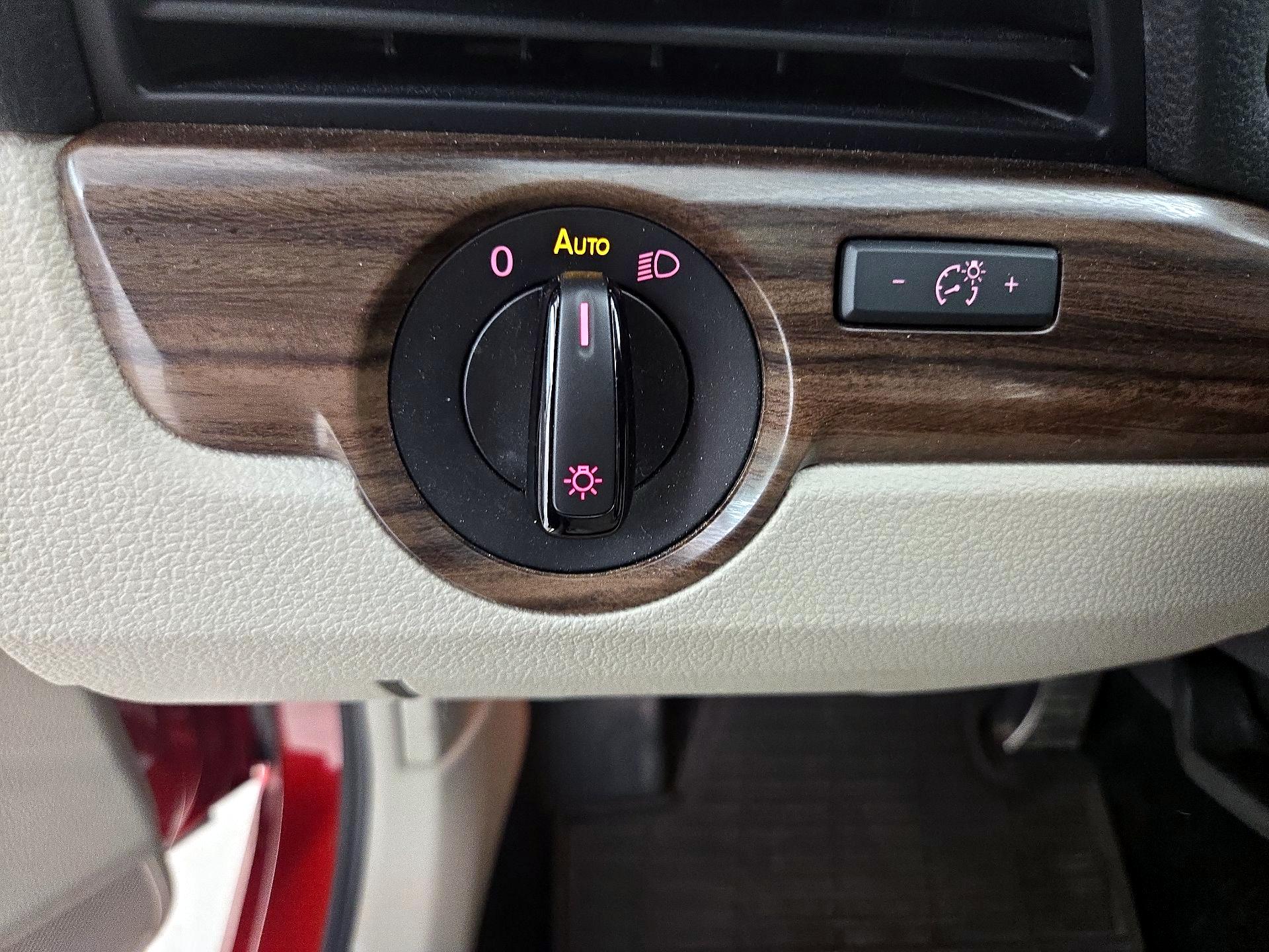 Thumbnail: 2020 Volkswagen Passat - 13