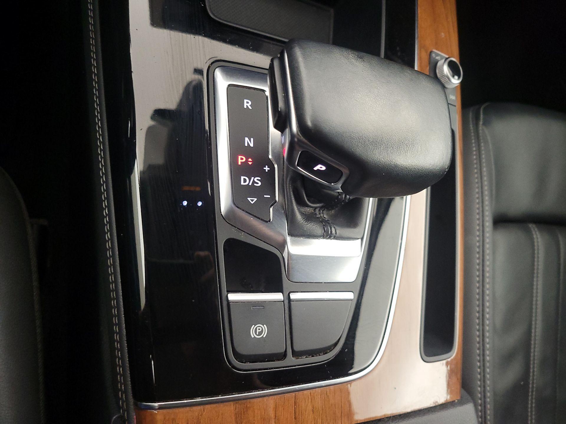 Thumbnail: 2023 Audi Q5 - 17