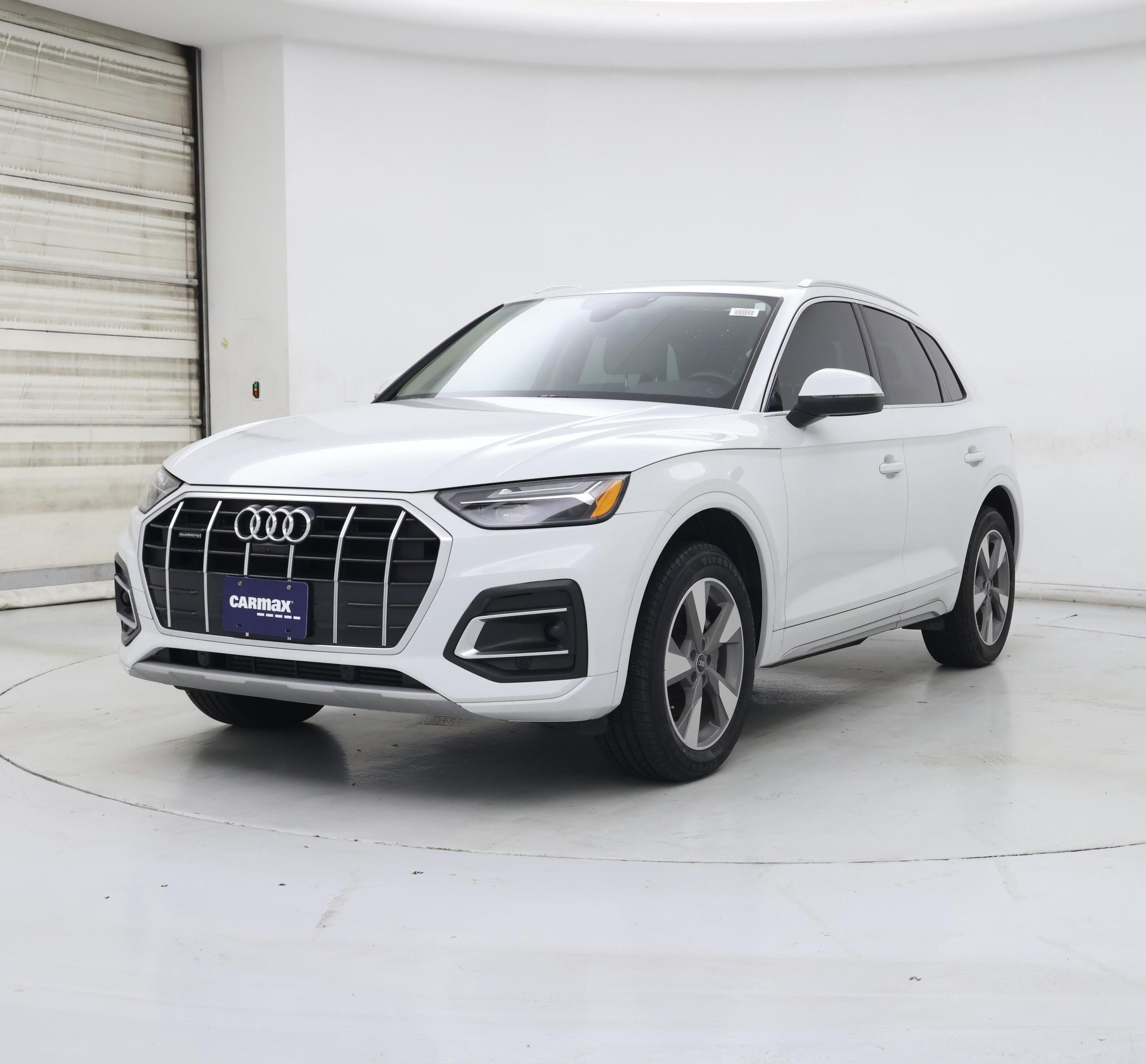 Thumbnail: 2023 Audi Q5 - 4