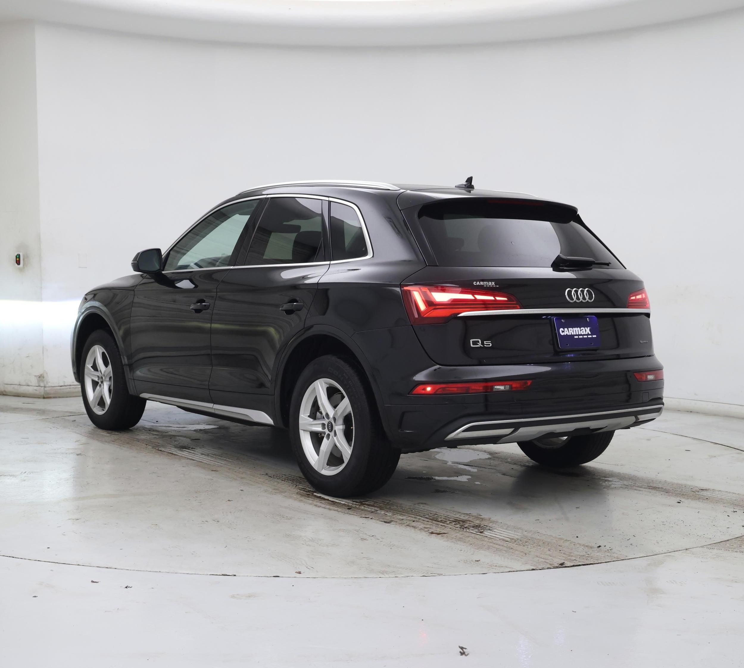 Thumbnail: 2023 Audi Q5 - 2