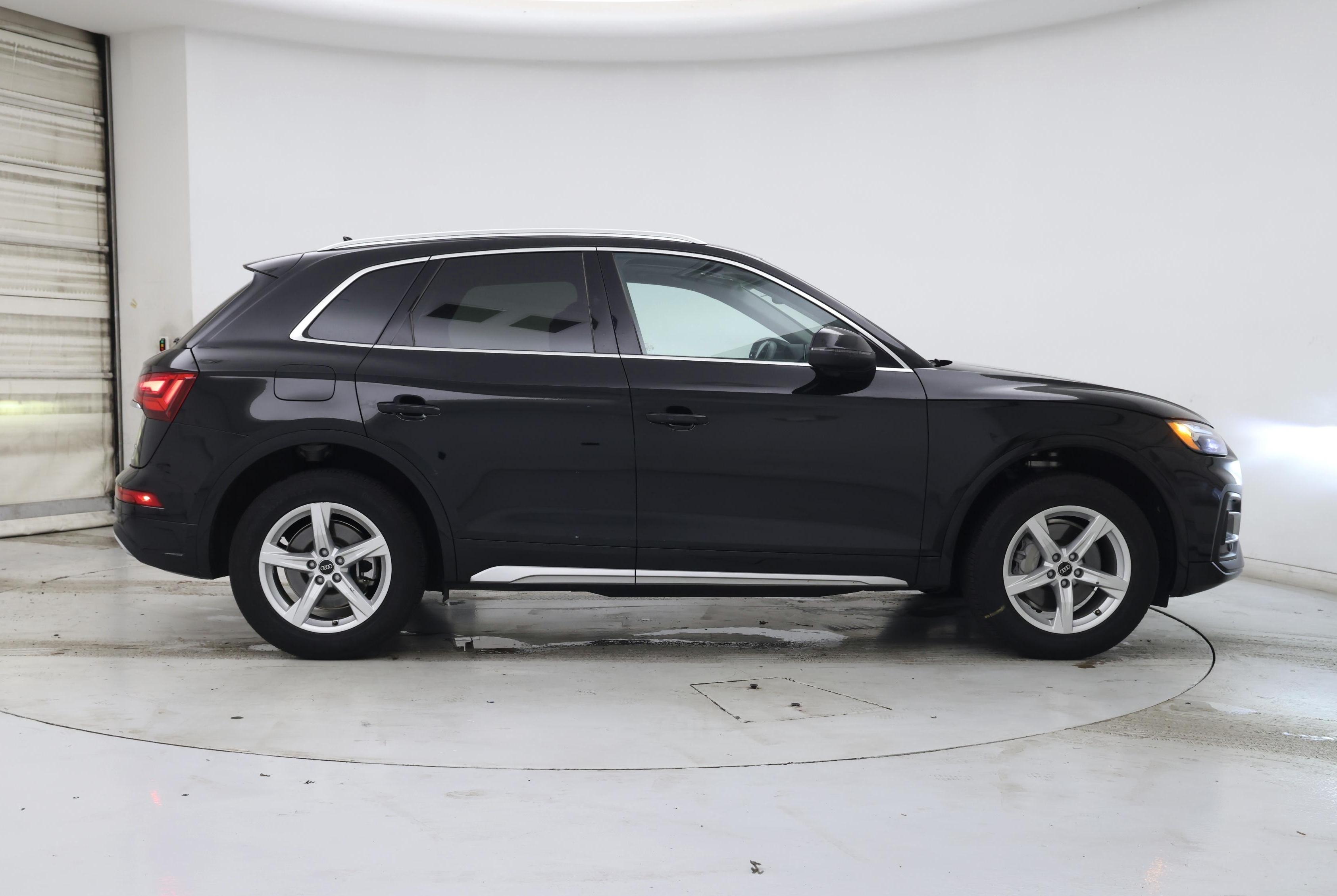 Thumbnail: 2023 Audi Q5 - 7