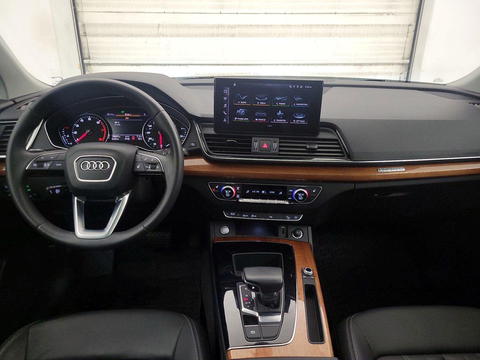 Thumbnail: 2023 Audi Q5 - 9