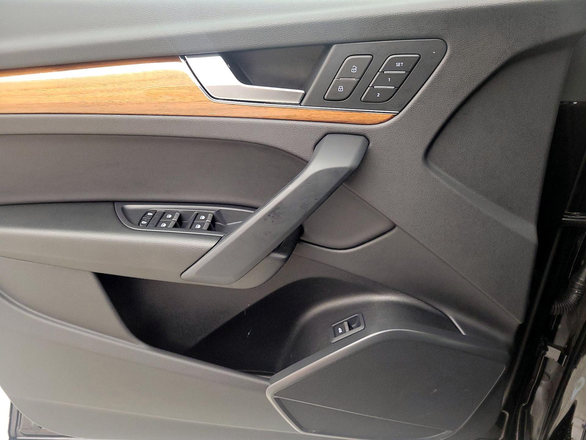 Thumbnail: 2023 Audi Q5 - 12