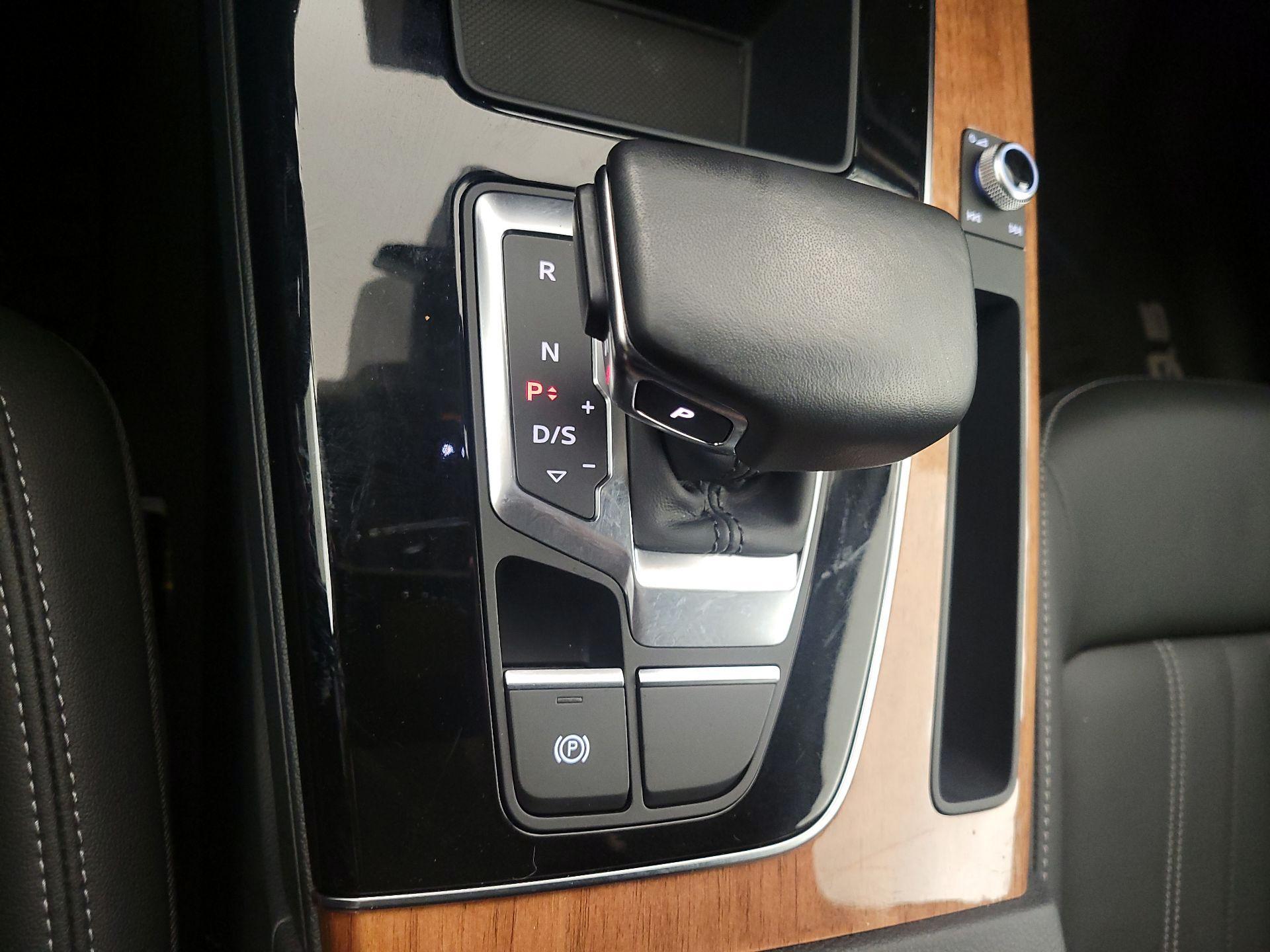 Thumbnail: 2023 Audi Q5 - 17