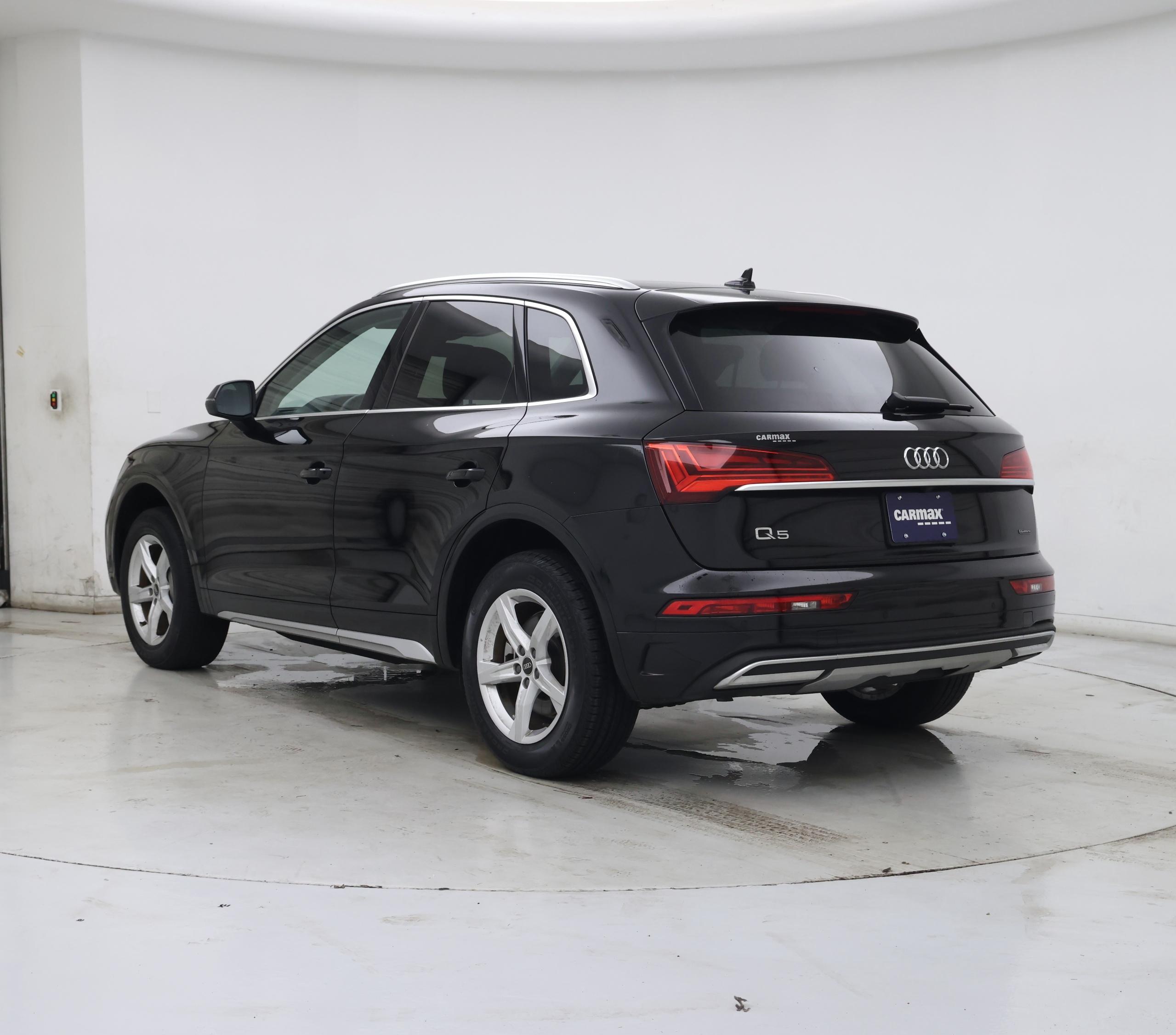 Thumbnail: 2023 Audi Q5 - 2