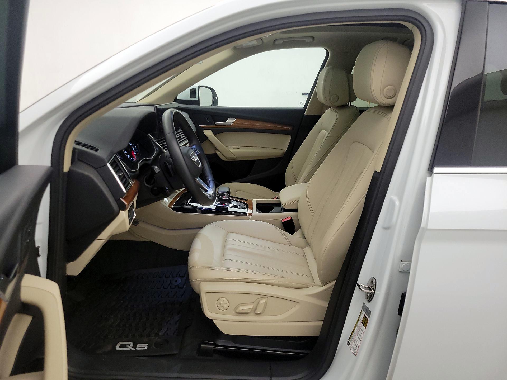 Thumbnail: 2023 Audi Q5 - 11