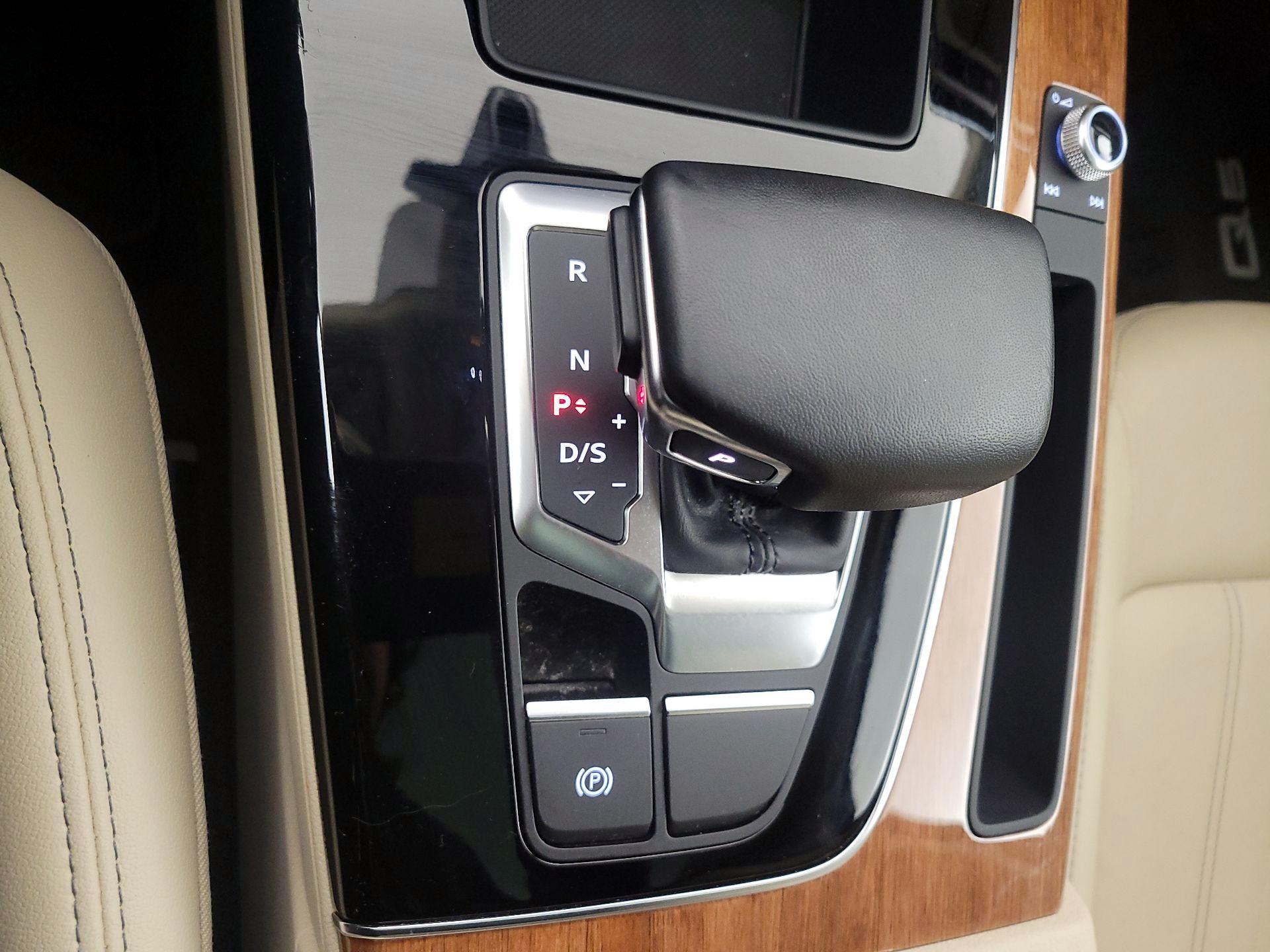 Thumbnail: 2023 Audi Q5 - 17