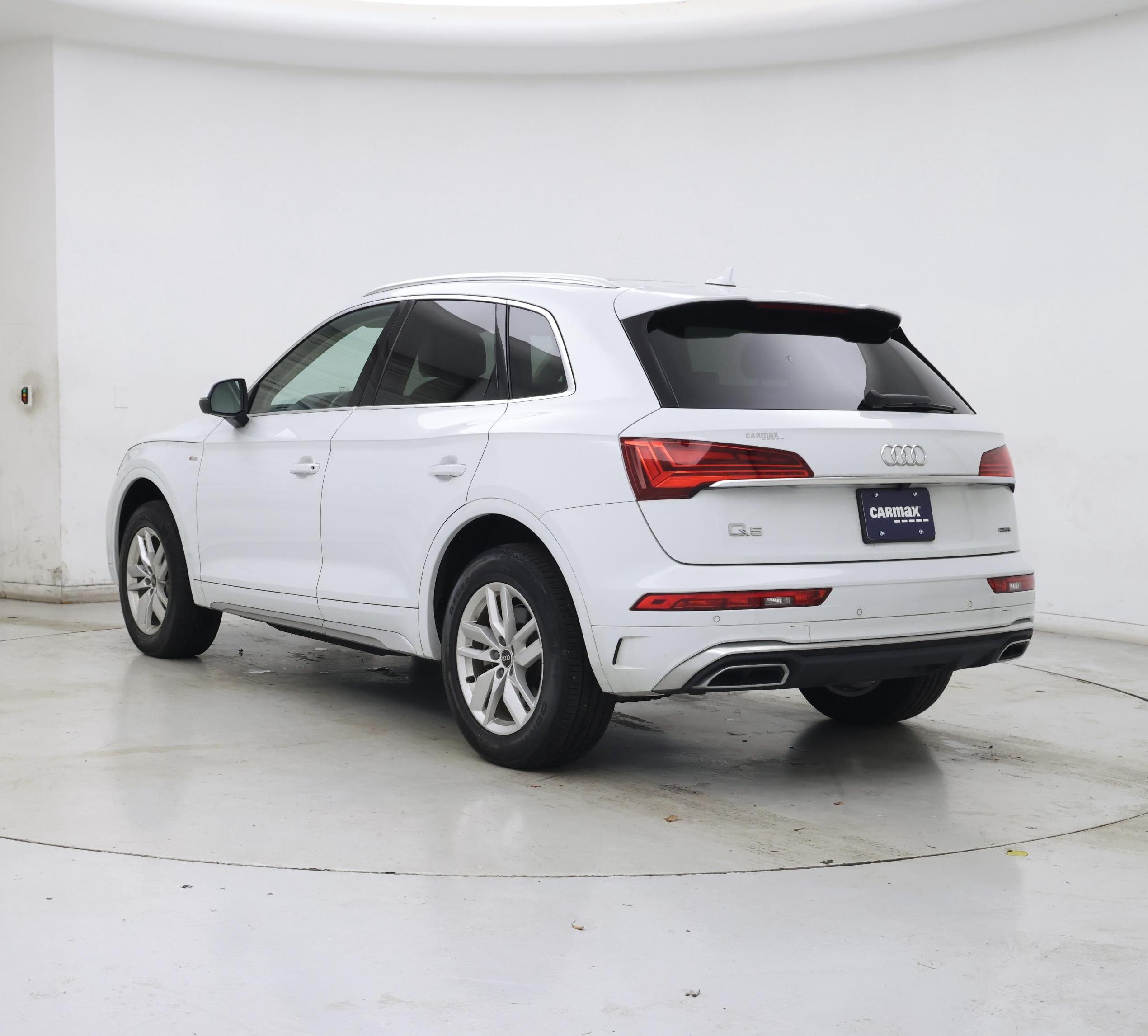 Thumbnail: 2023 Audi Q5 - 2