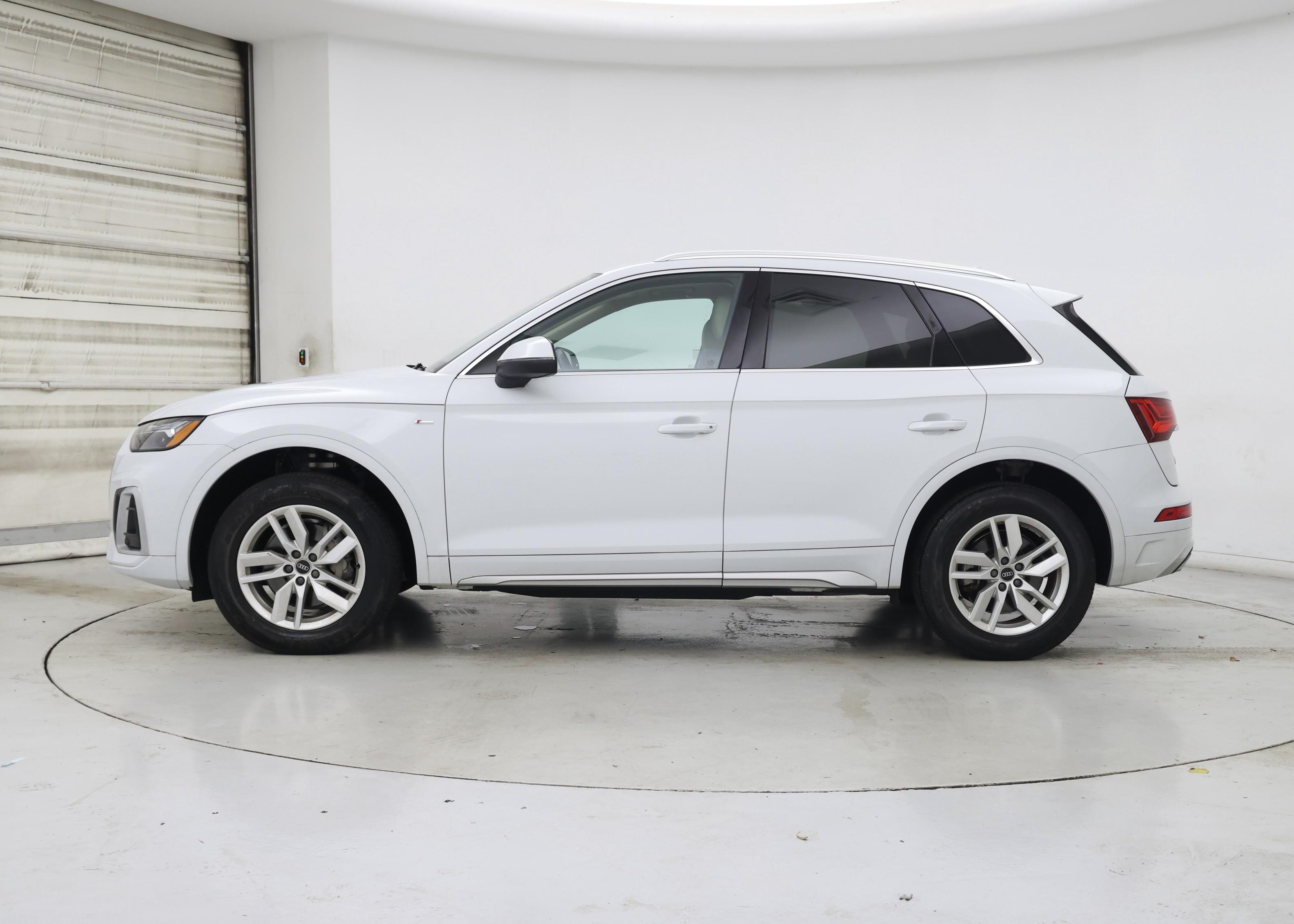 Thumbnail: 2023 Audi Q5 - 3