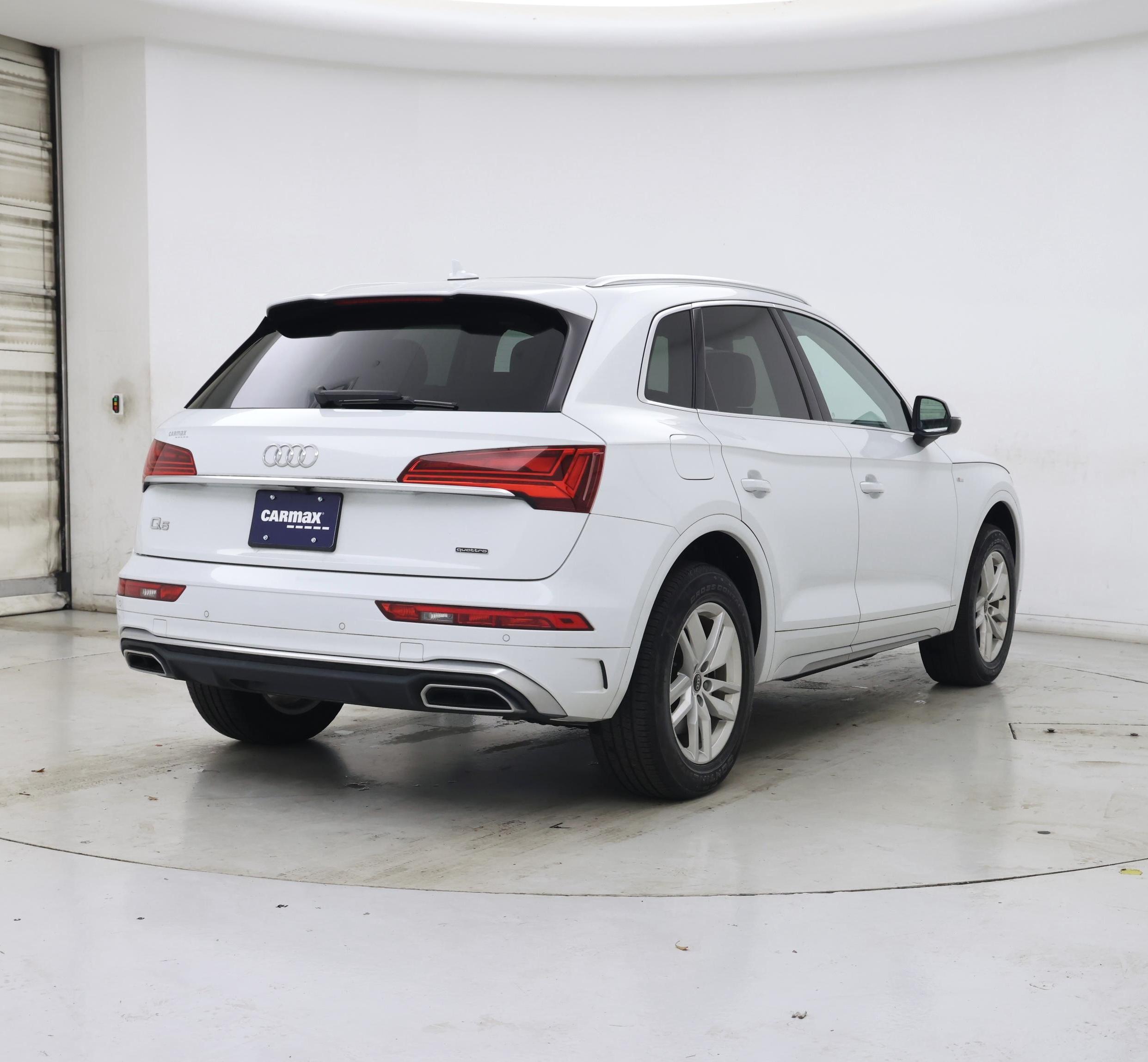 Thumbnail: 2023 Audi Q5 - 8