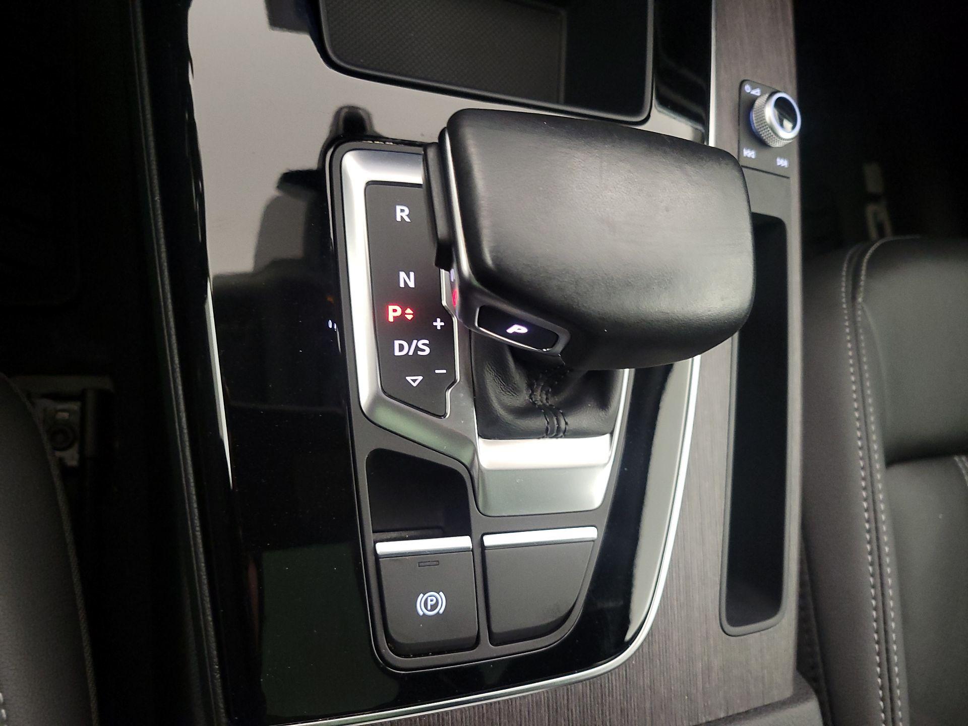 Thumbnail: 2022 Audi Q5 - 17