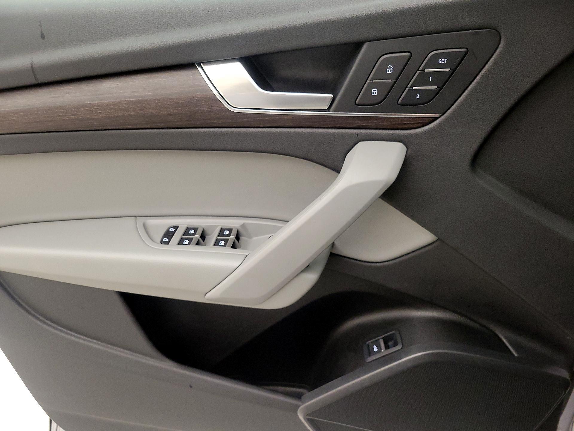 Thumbnail: 2023 Audi Q5 - 12