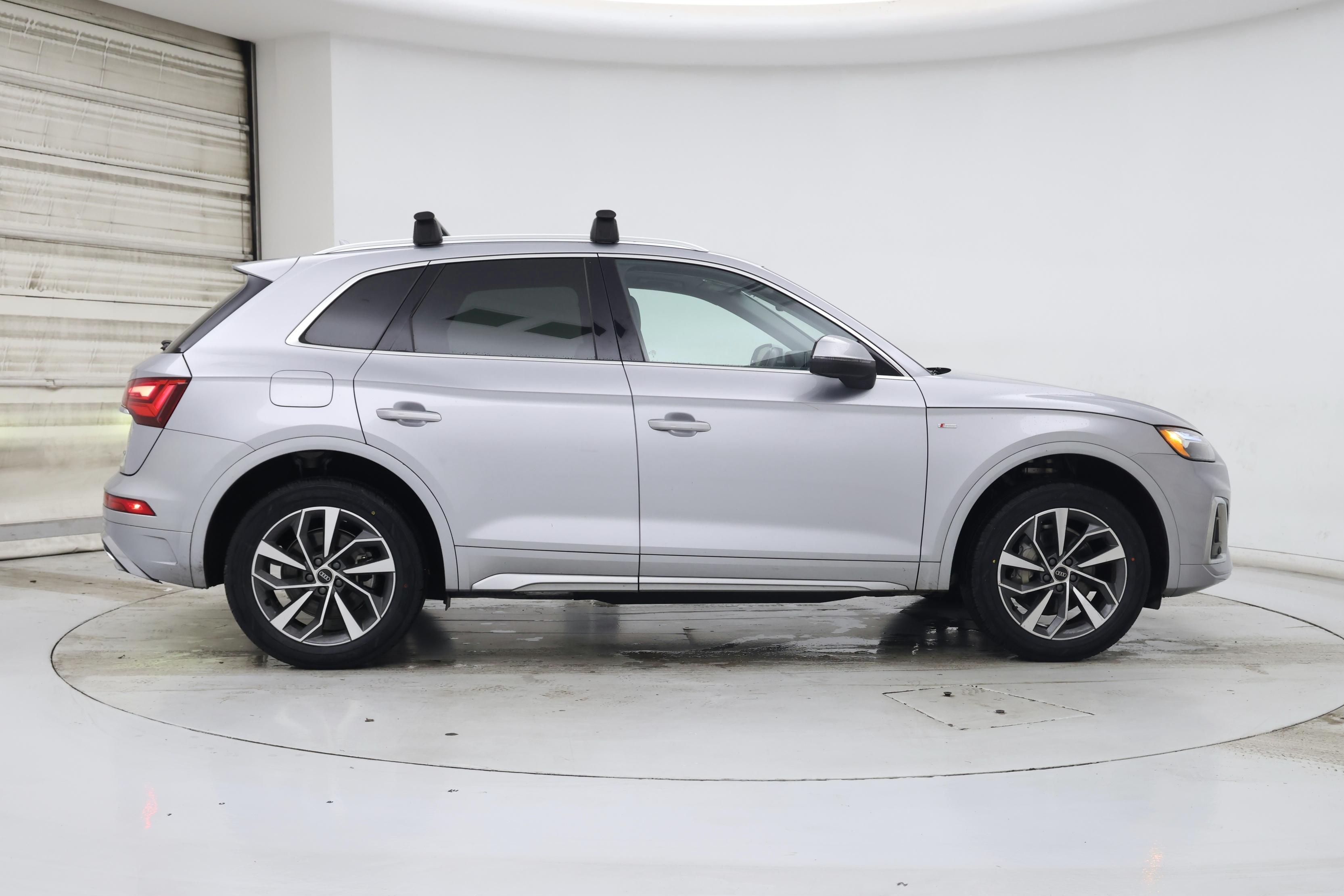 Thumbnail: 2023 Audi Q5 - 7