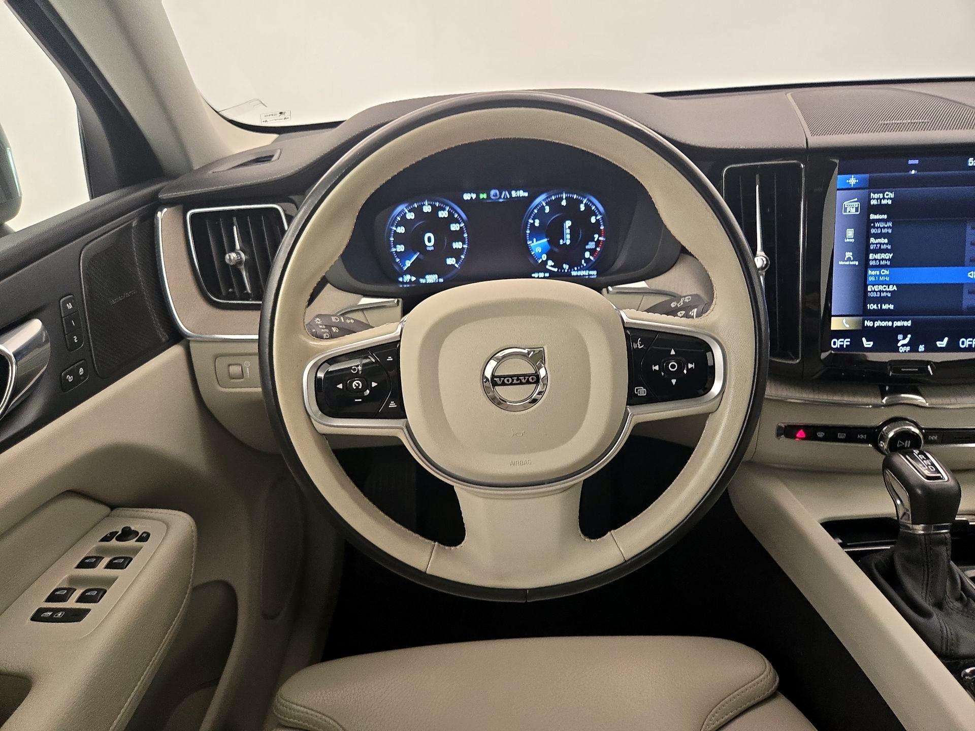 Thumbnail: 2020 Volvo XC60 - 10