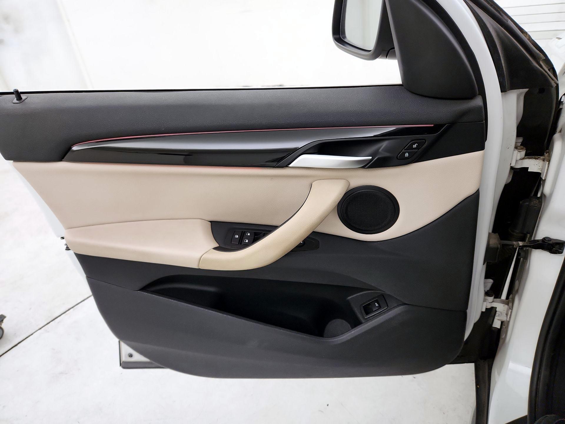 Thumbnail: 2020 BMW X1 - 12