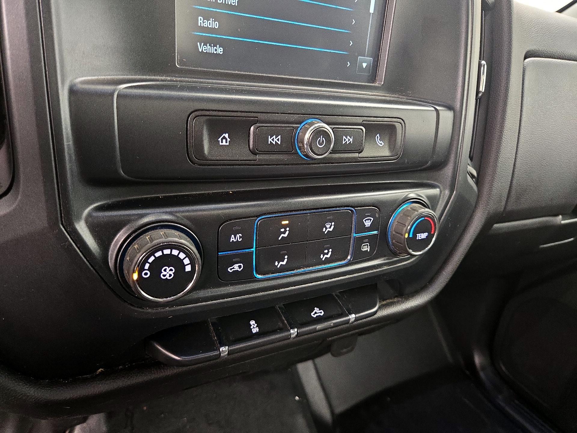 Thumbnail: 2018 Chevrolet Silverado 1500 - 16