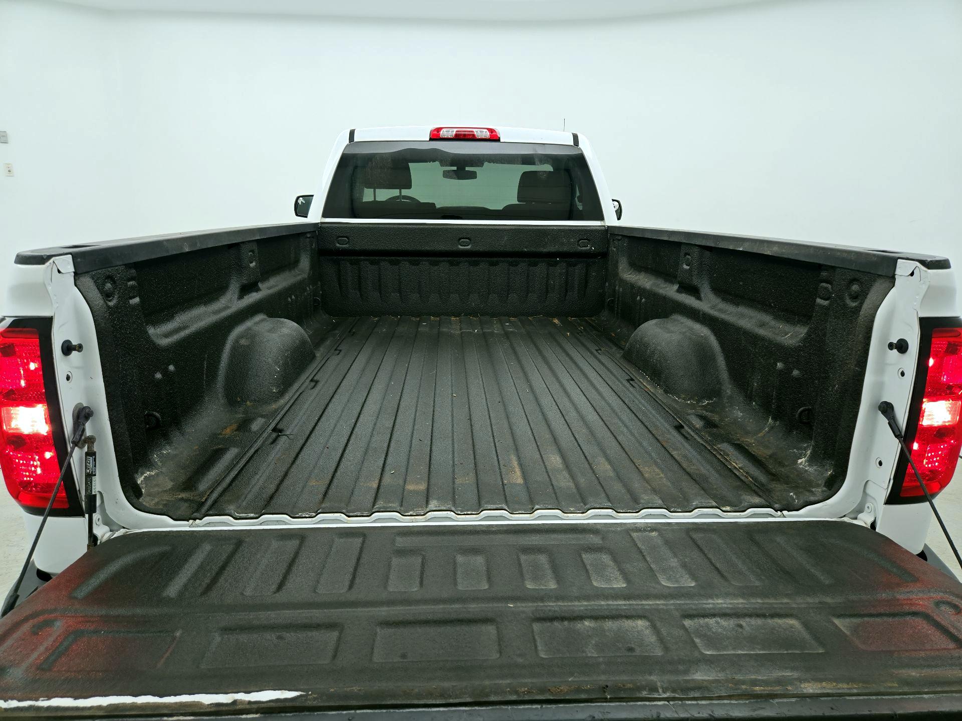 Thumbnail: 2018 Chevrolet Silverado 1500 - 19