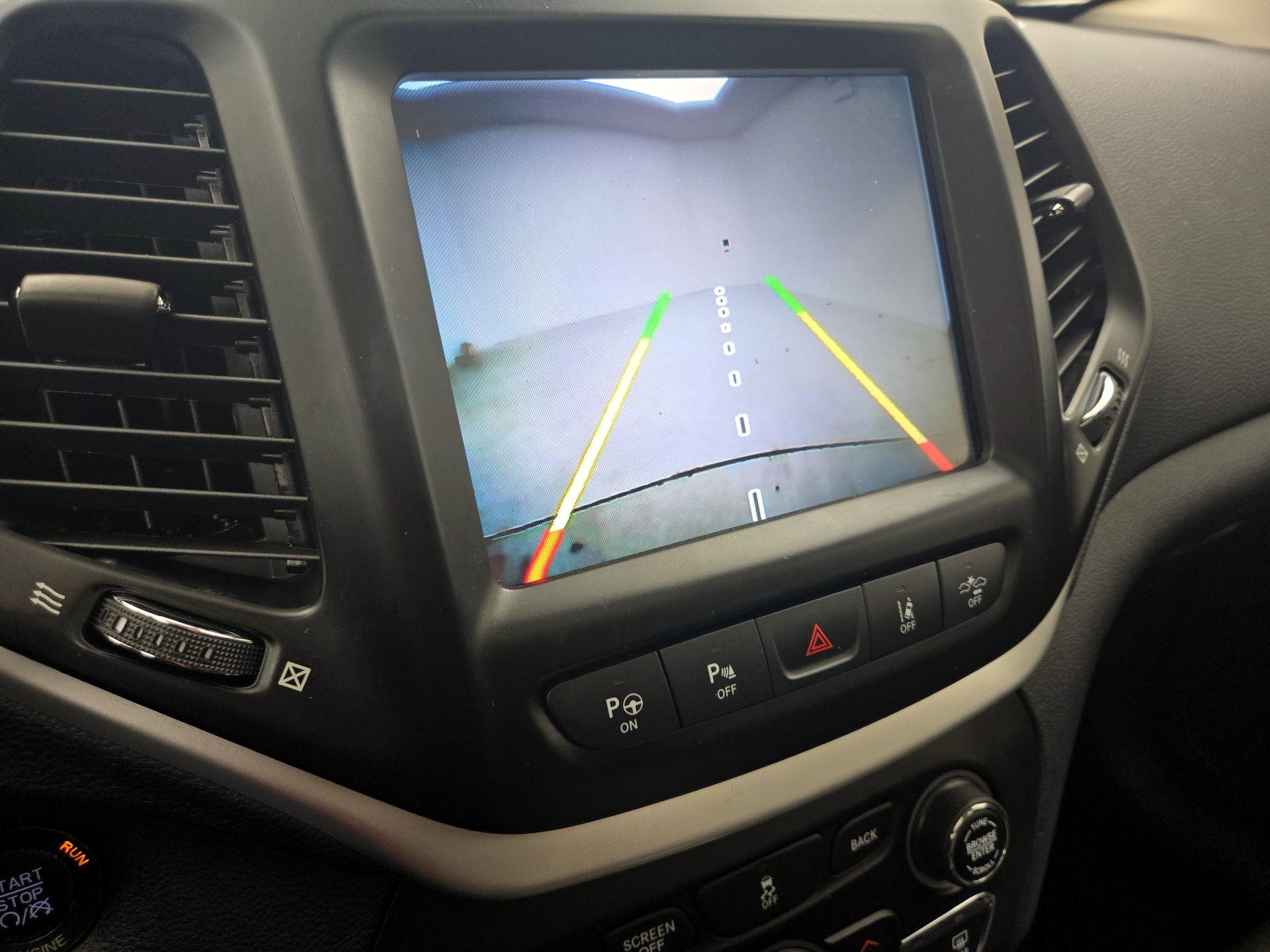 Thumbnail: 2014 Jeep Cherokee - 15