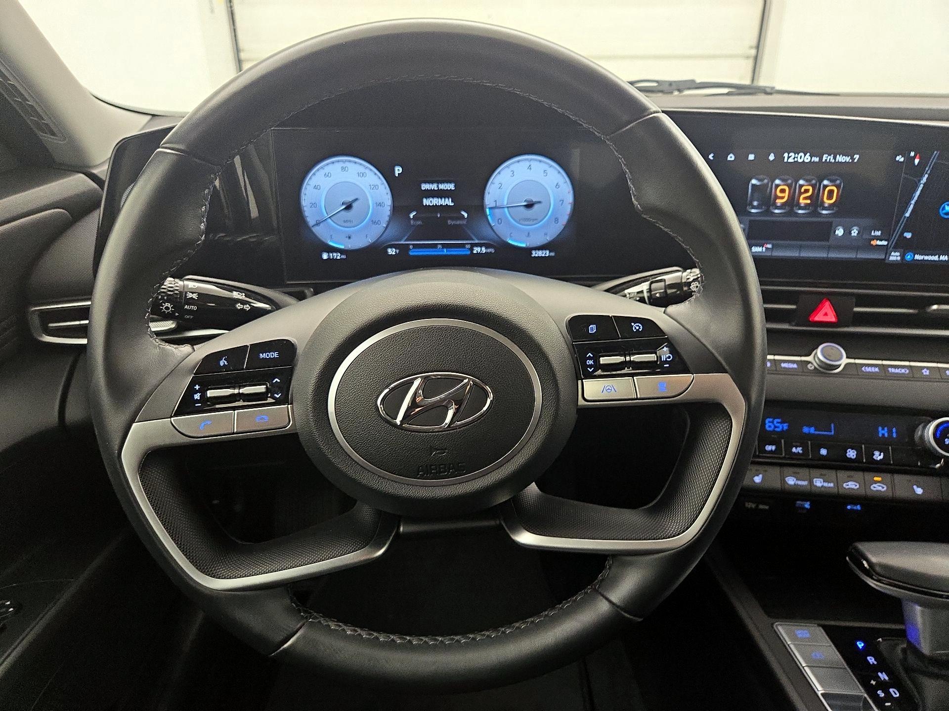 Thumbnail: 2023 Hyundai Elantra - 10