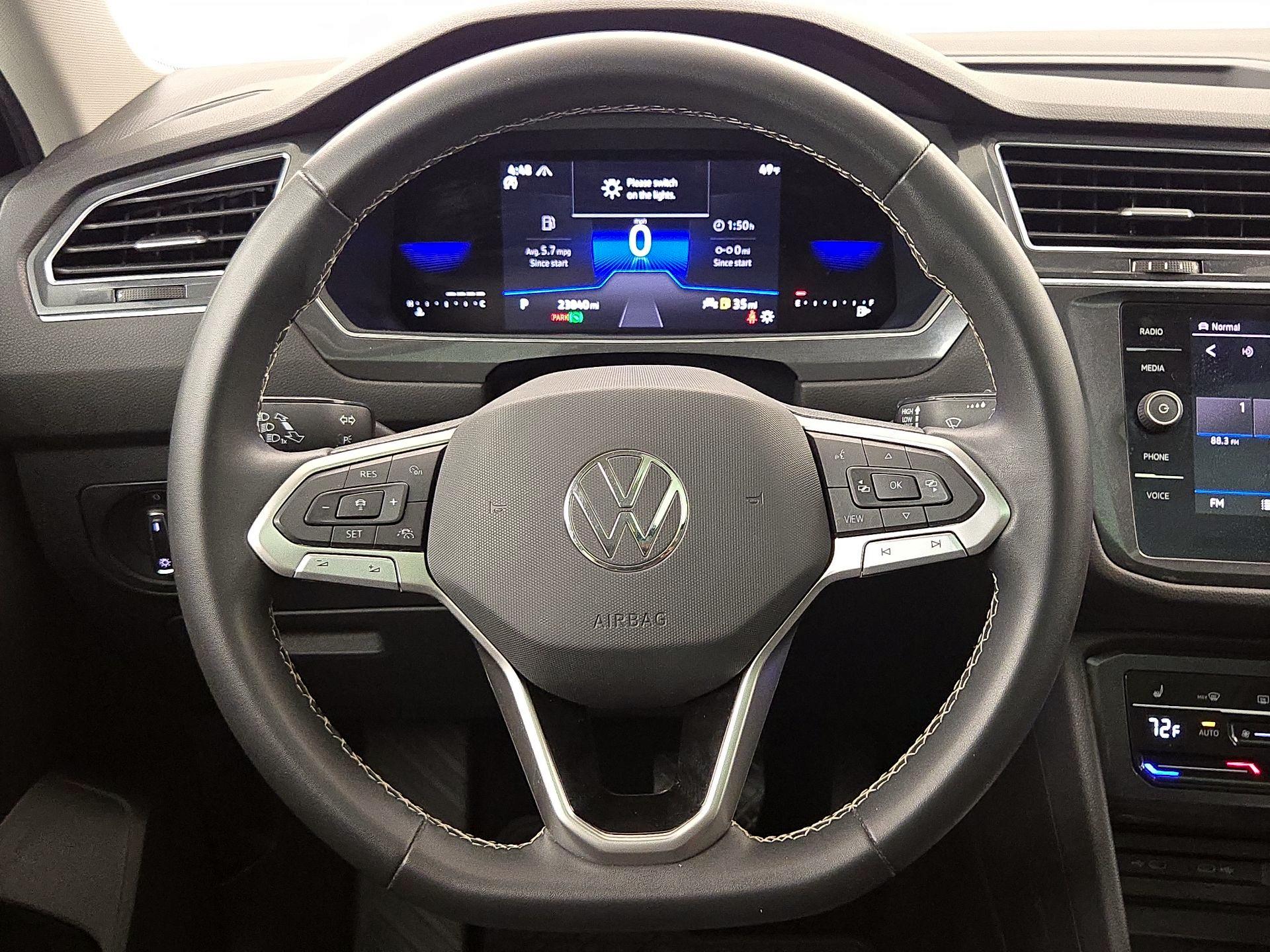 Thumbnail: 2023 Volkswagen Tiguan - 10