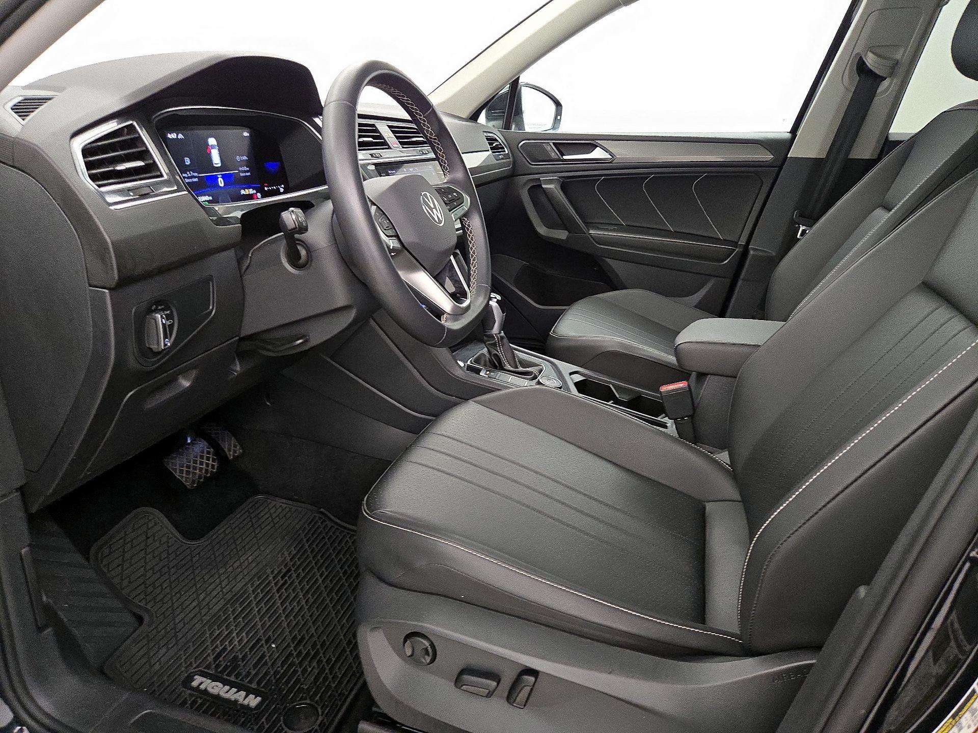 Thumbnail: 2023 Volkswagen Tiguan - 11