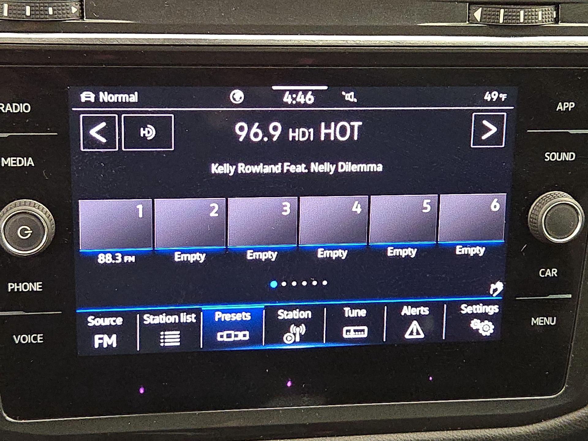 Thumbnail: 2023 Volkswagen Tiguan - 15