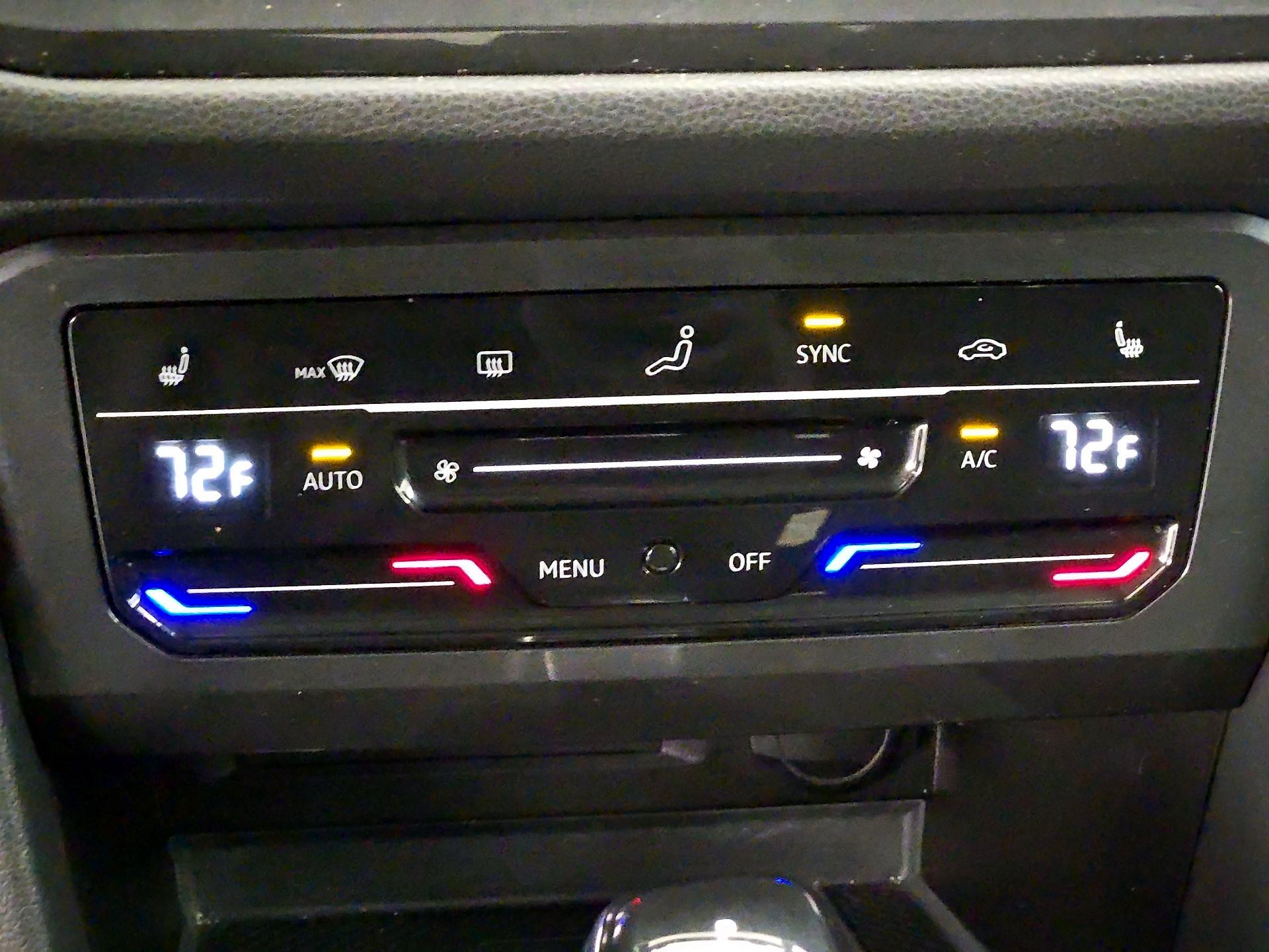 Thumbnail: 2023 Volkswagen Tiguan - 16