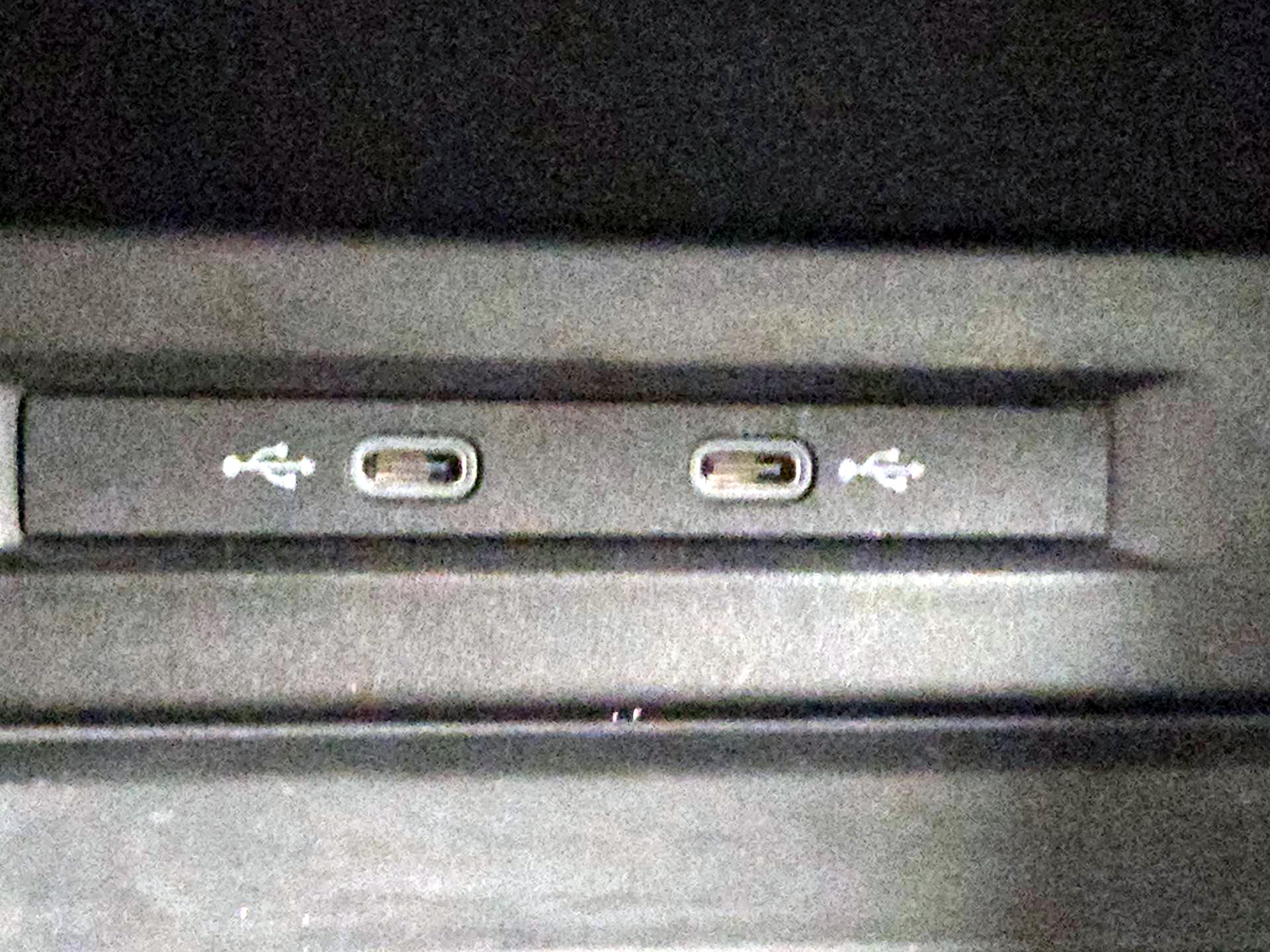 Thumbnail: 2023 Volkswagen Tiguan - 18