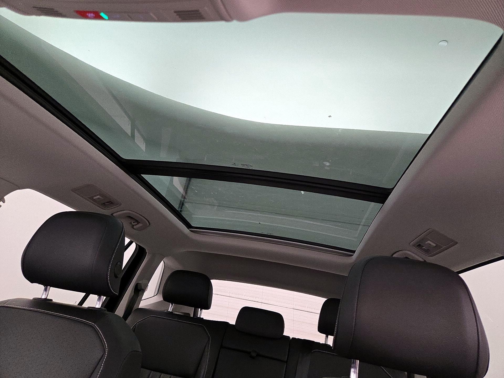 Thumbnail: 2023 Volkswagen Tiguan - 19