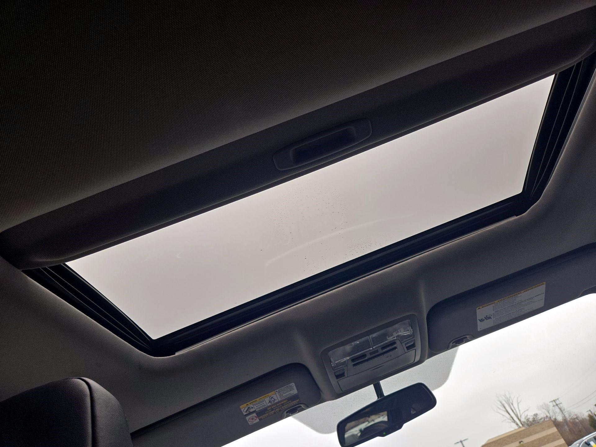 Thumbnail: 2016 Toyota Highlander - 18