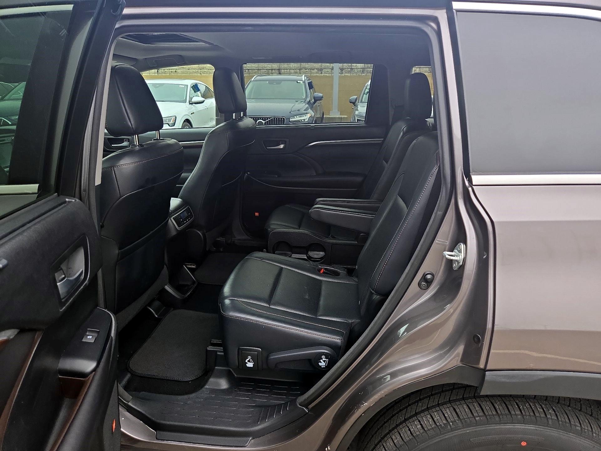 Thumbnail: 2016 Toyota Highlander - 19