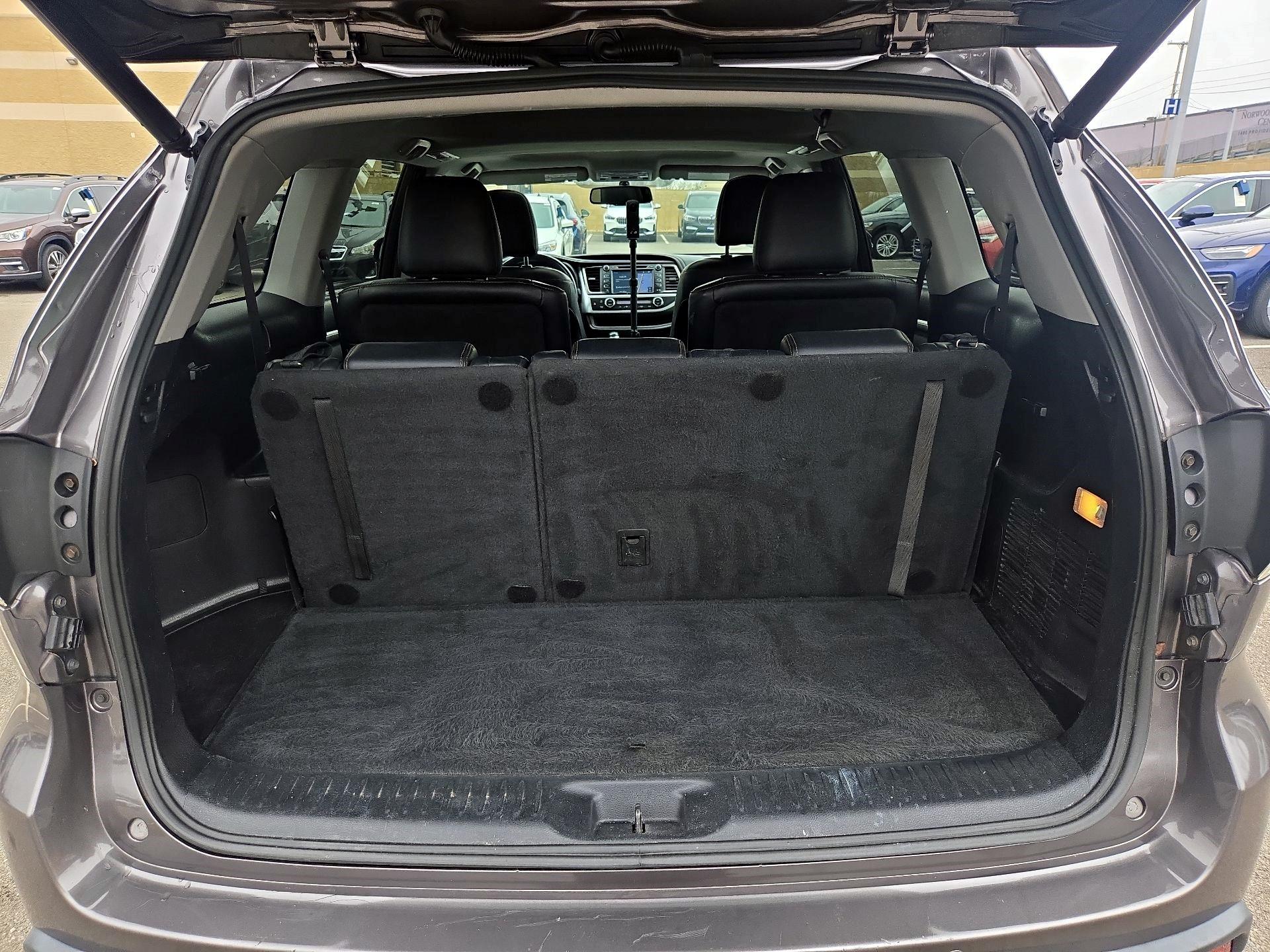 Thumbnail: 2016 Toyota Highlander - 20