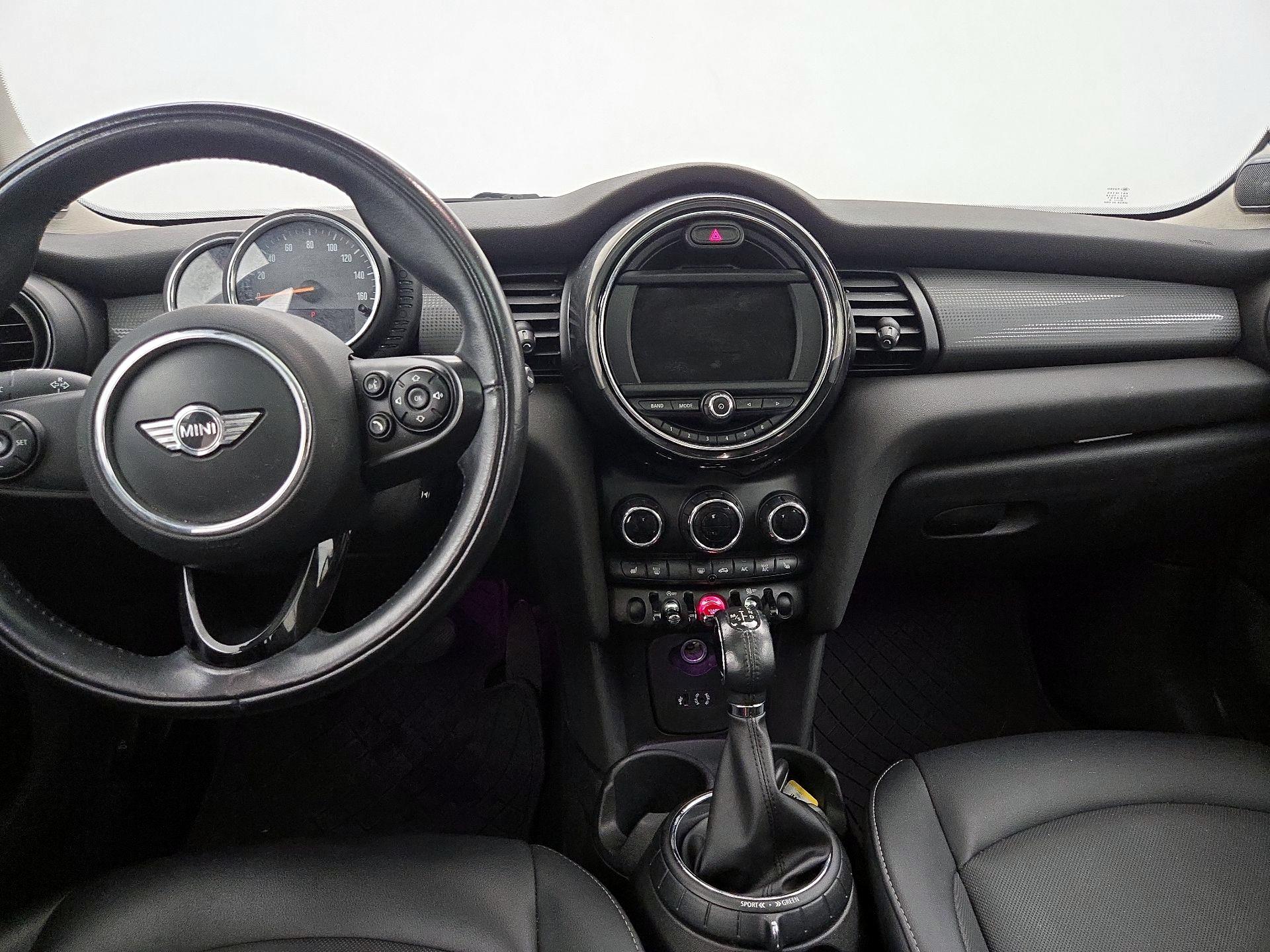 Thumbnail: 2017 MINI Cooper Hardtop - 9