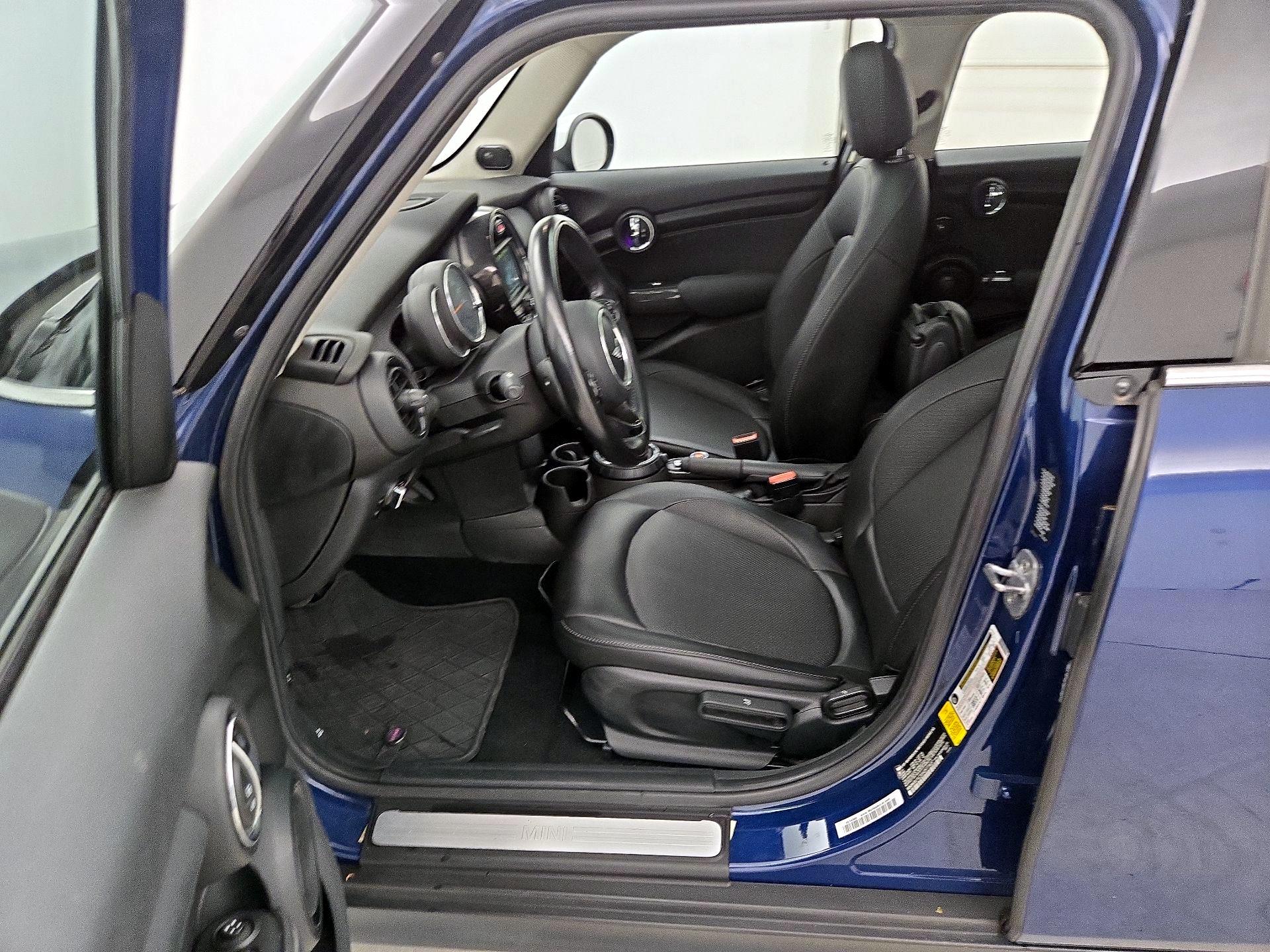 Thumbnail: 2017 MINI Cooper Hardtop - 11