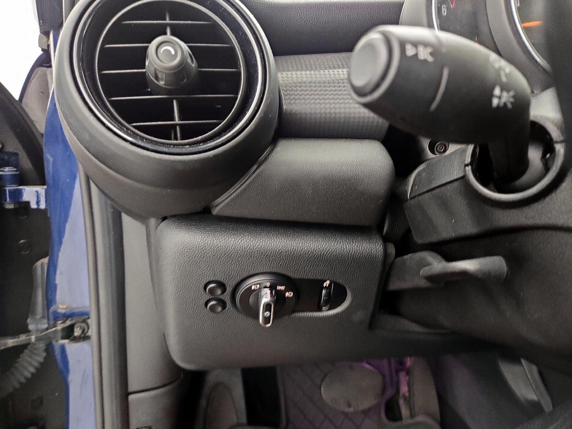 Thumbnail: 2017 MINI Cooper Hardtop - 13