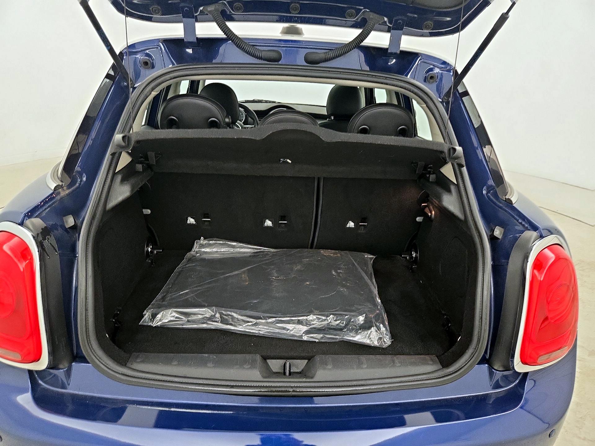 Thumbnail: 2017 MINI Cooper Hardtop - 20