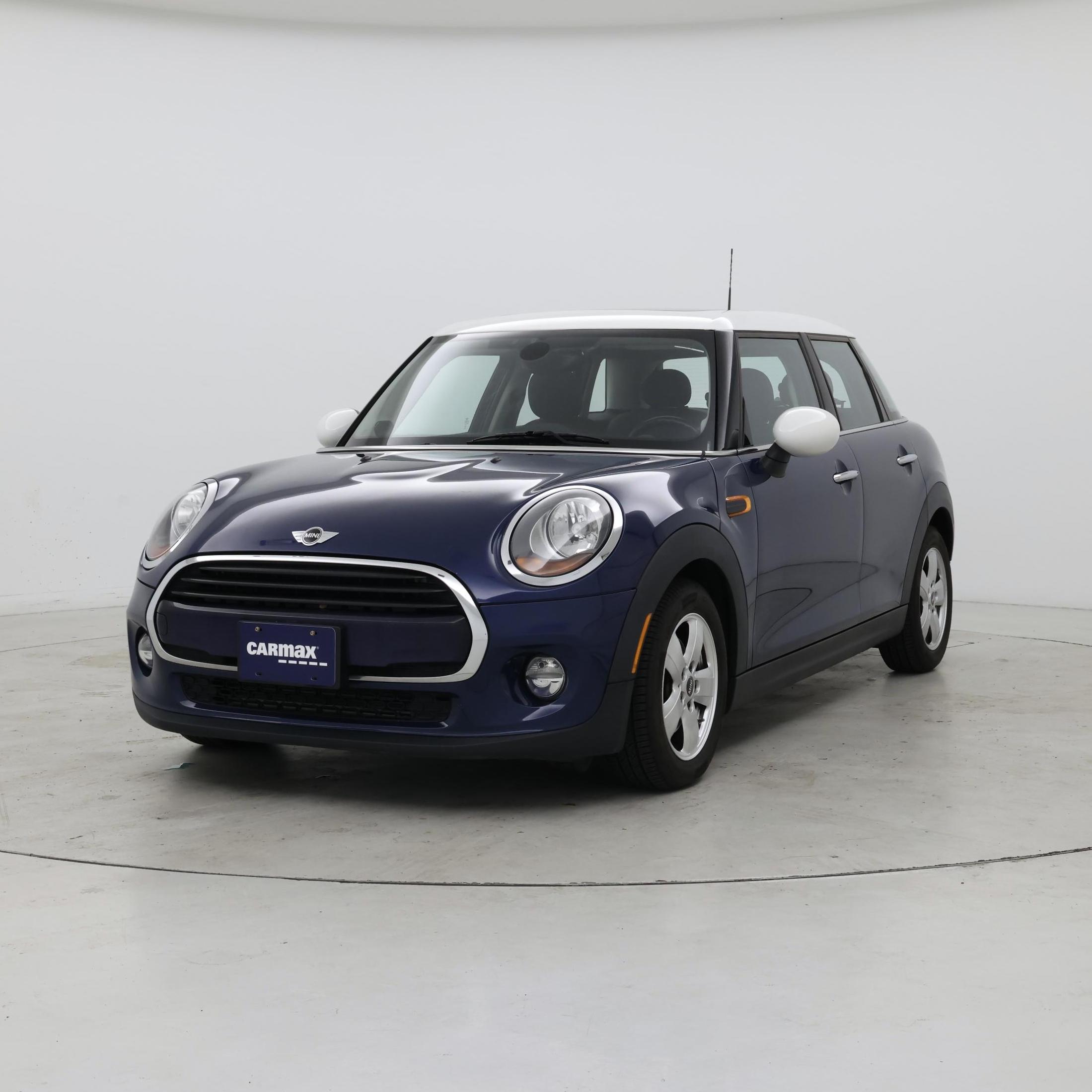 Thumbnail: 2017 MINI Cooper Hardtop - 4