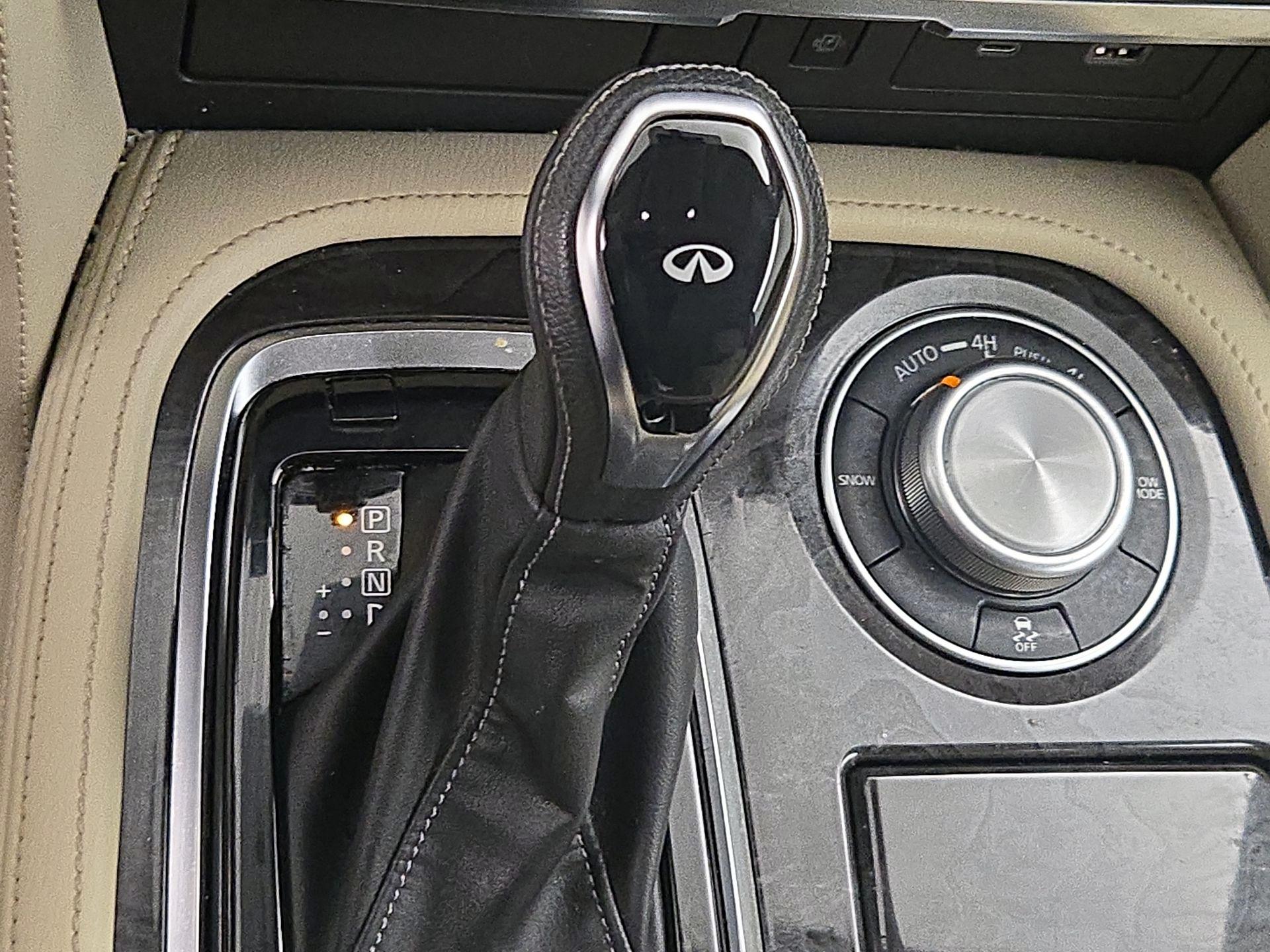 Thumbnail: 2022 INFINITI QX80 - 18