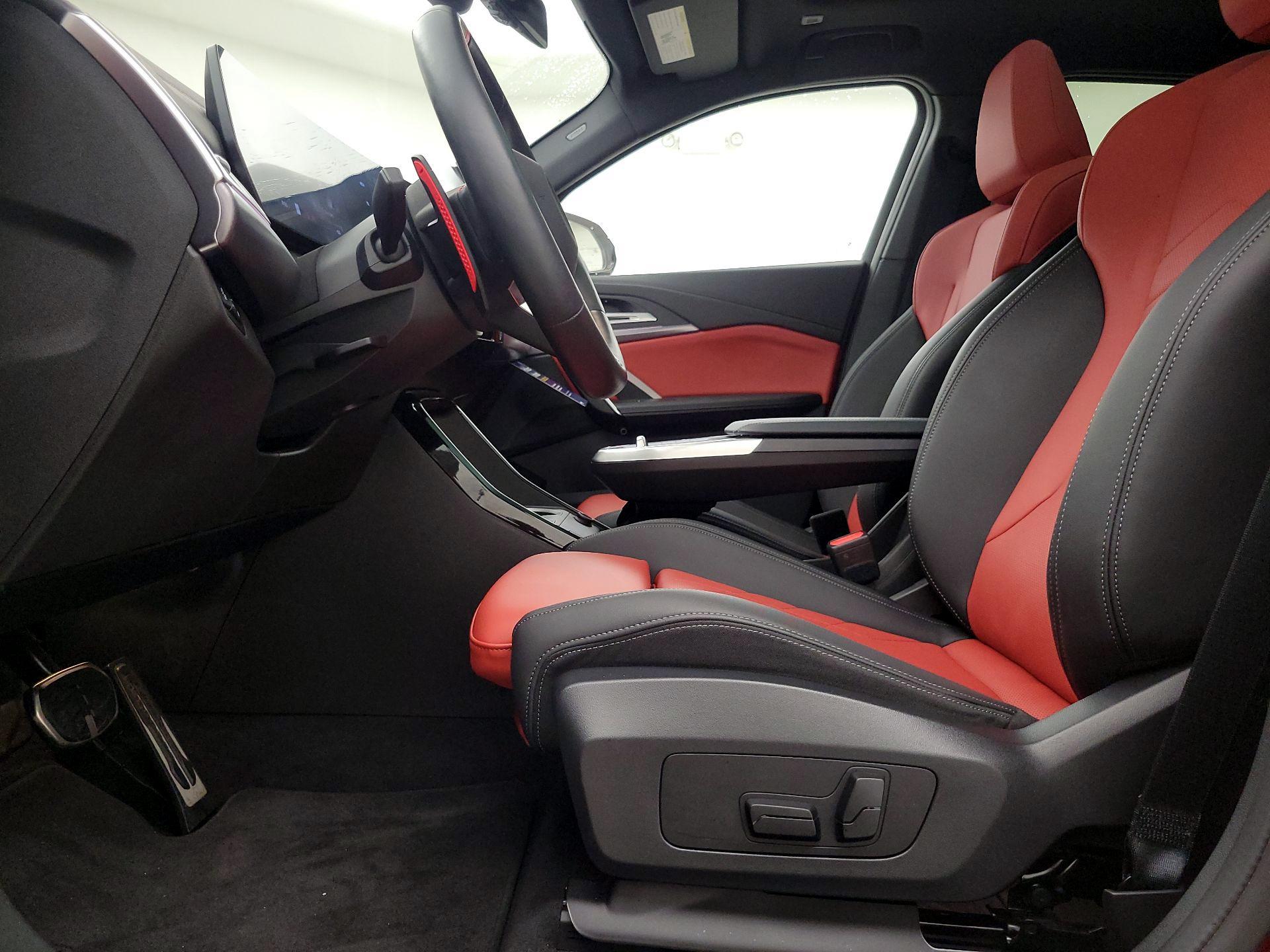 Thumbnail: 2025 BMW X2 - 11