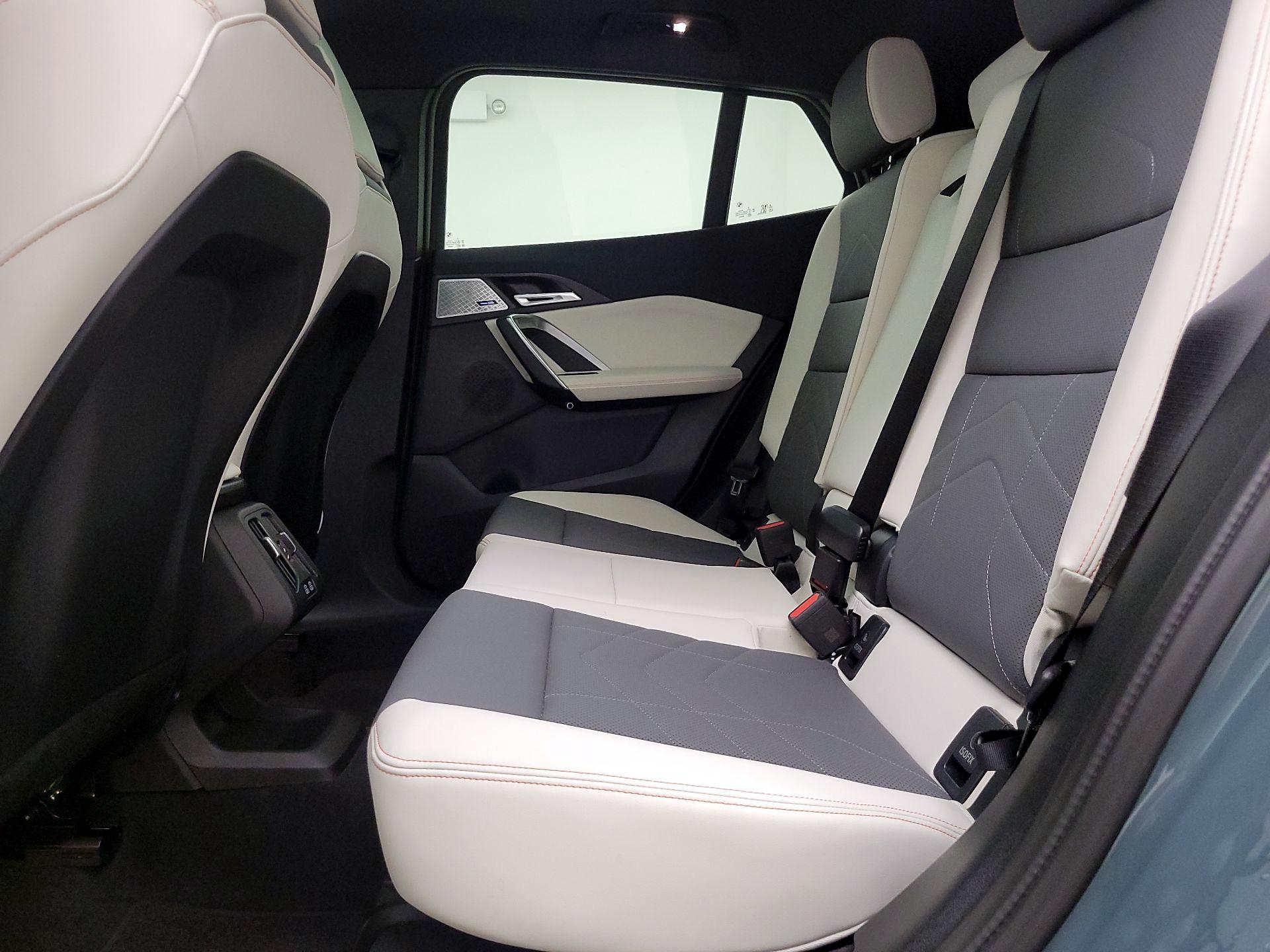 Thumbnail: 2025 BMW X2 - 20