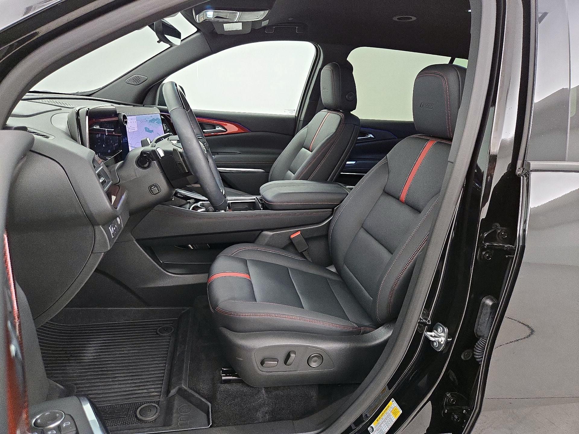 Thumbnail: 2025 Chevrolet Traverse - 11