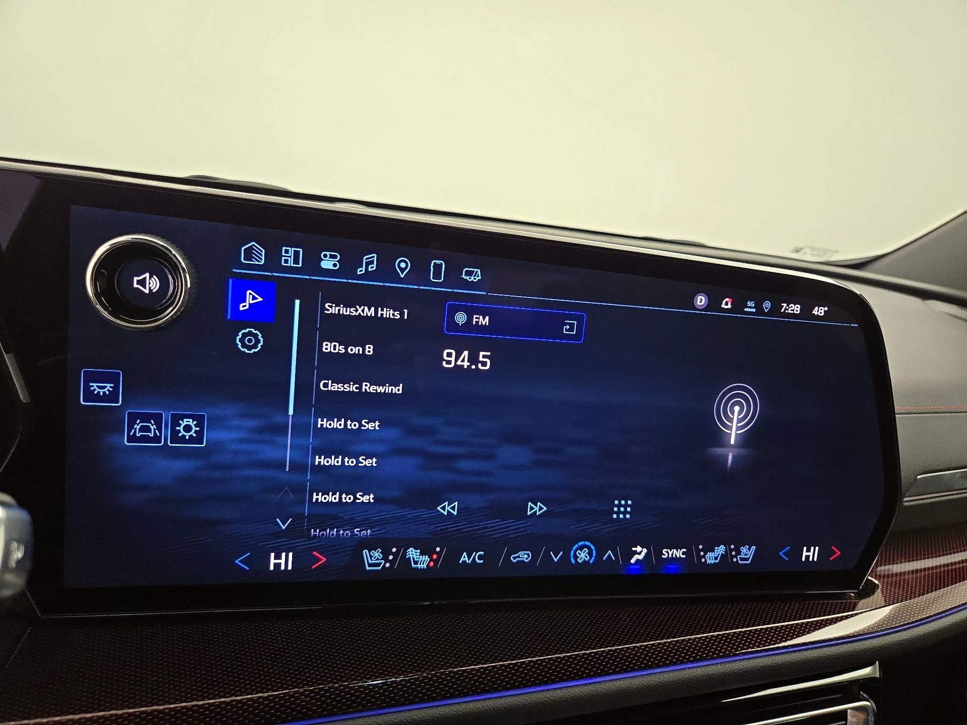 Thumbnail: 2025 Chevrolet Traverse - 16