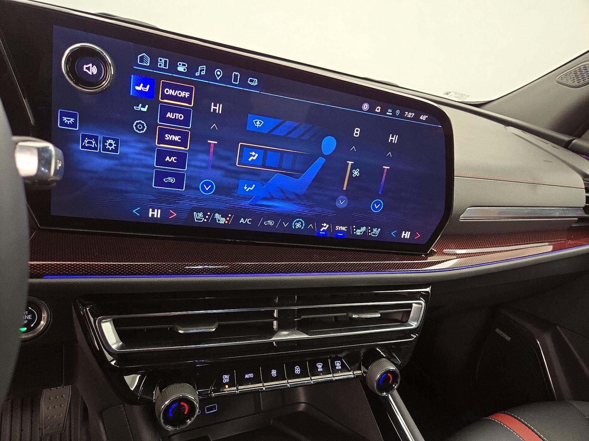 Thumbnail: 2025 Chevrolet Traverse - 17