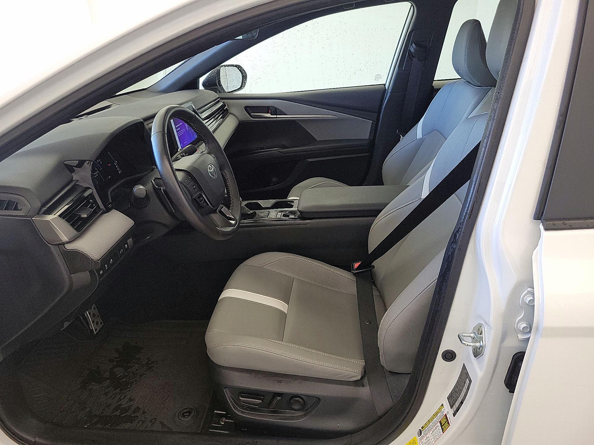 Thumbnail: 2025 Toyota Camry - 11