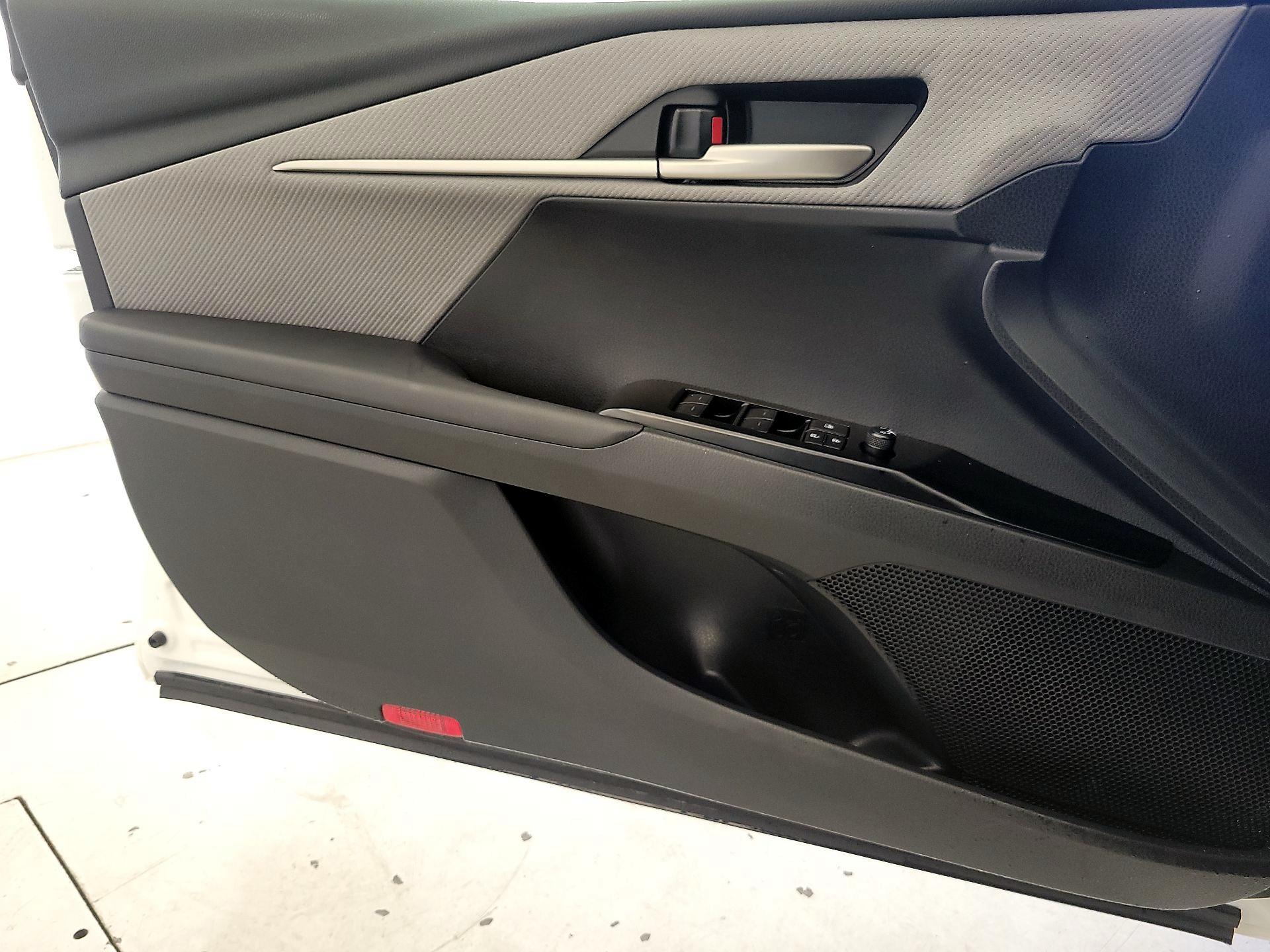 Thumbnail: 2025 Toyota Camry - 12