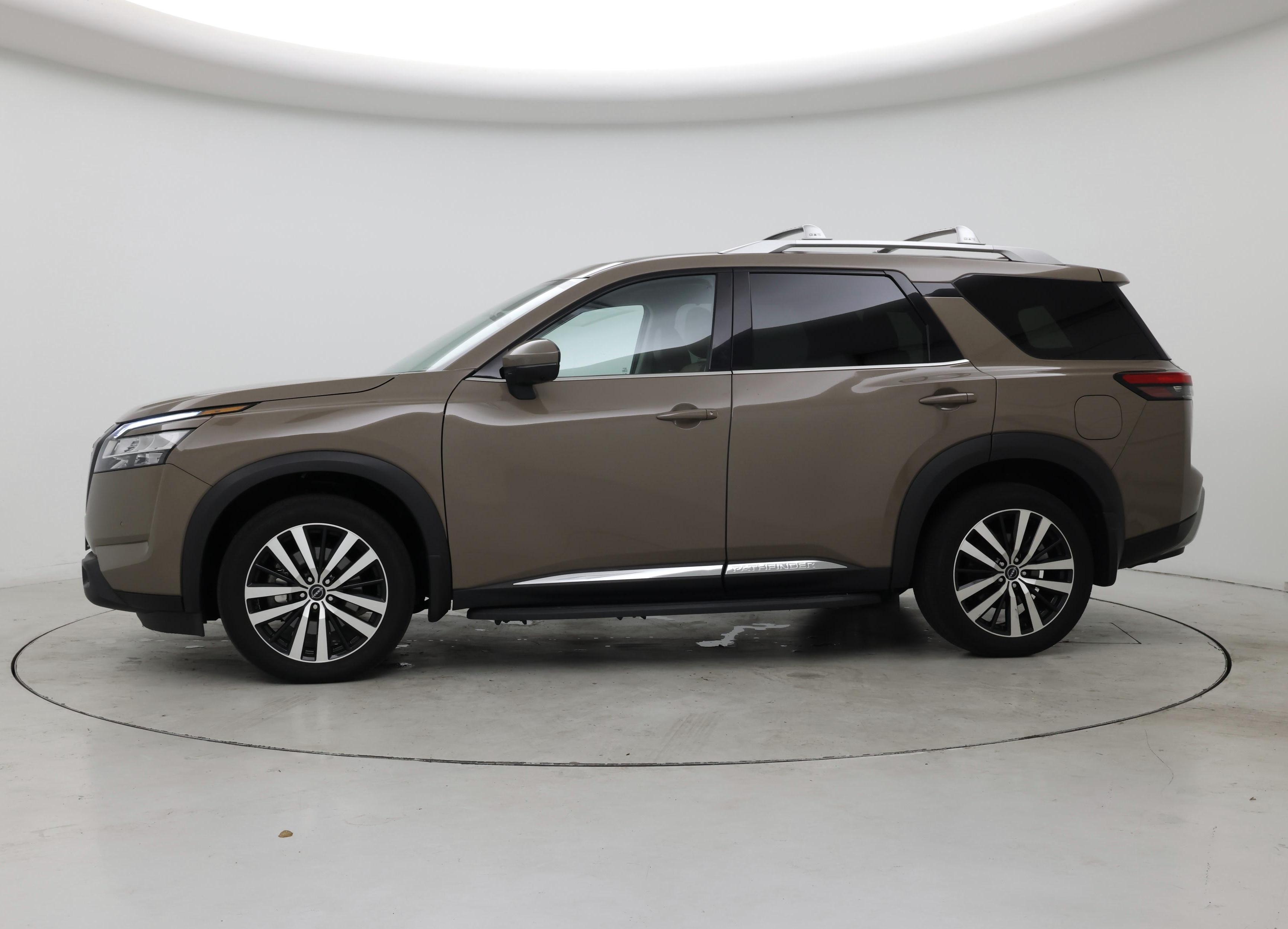 Thumbnail: 2024 Nissan Pathfinder - 3