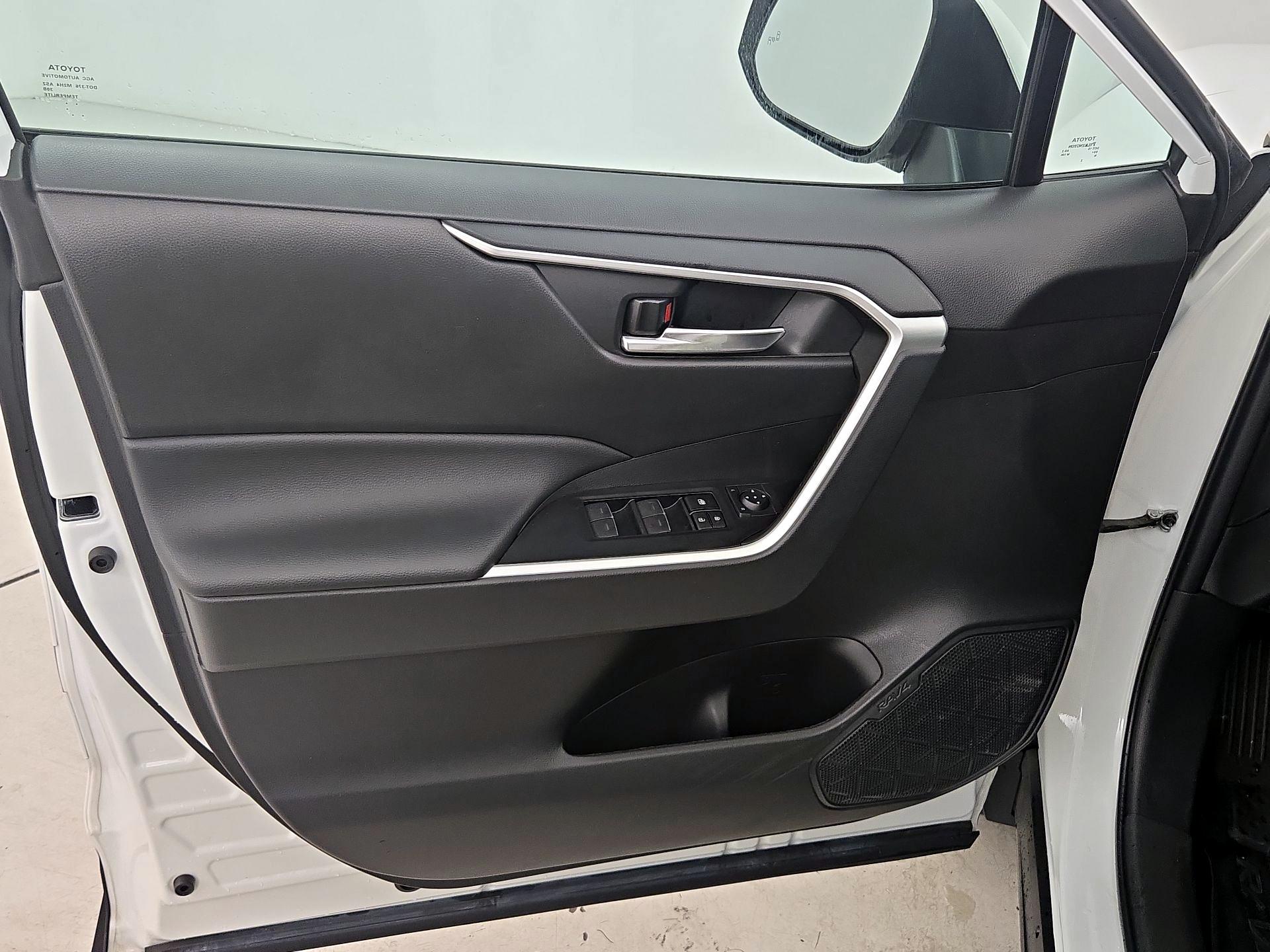 Thumbnail: 2023 Toyota RAV4 - 12