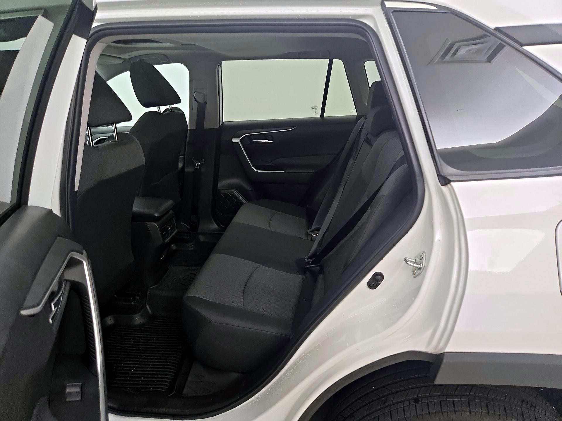 Thumbnail: 2023 Toyota RAV4 - 20